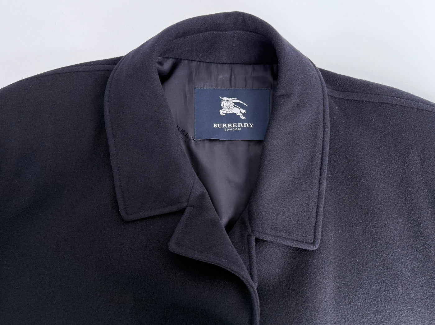 Abrigo Burberry (XL)