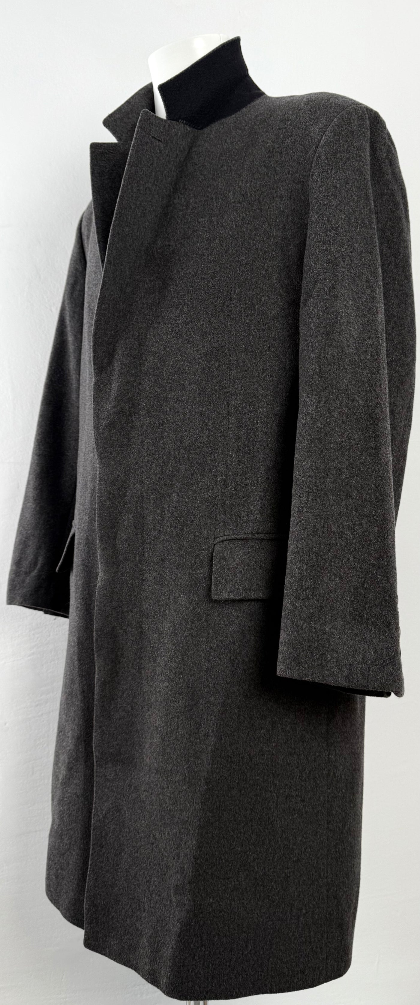 Abrigo Hugo Boss (XL)