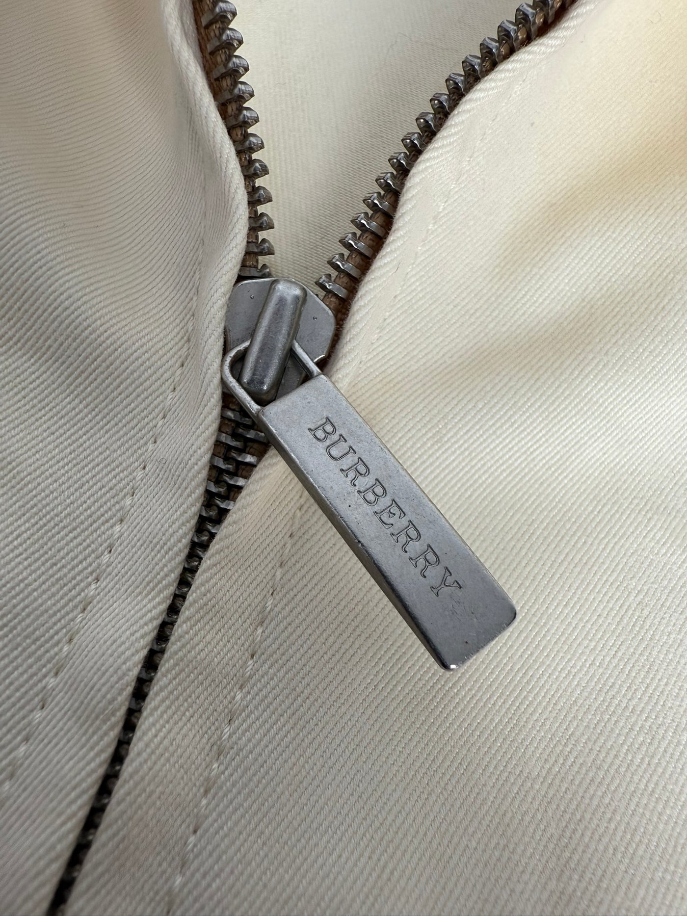 Cazadora Burberry (L)