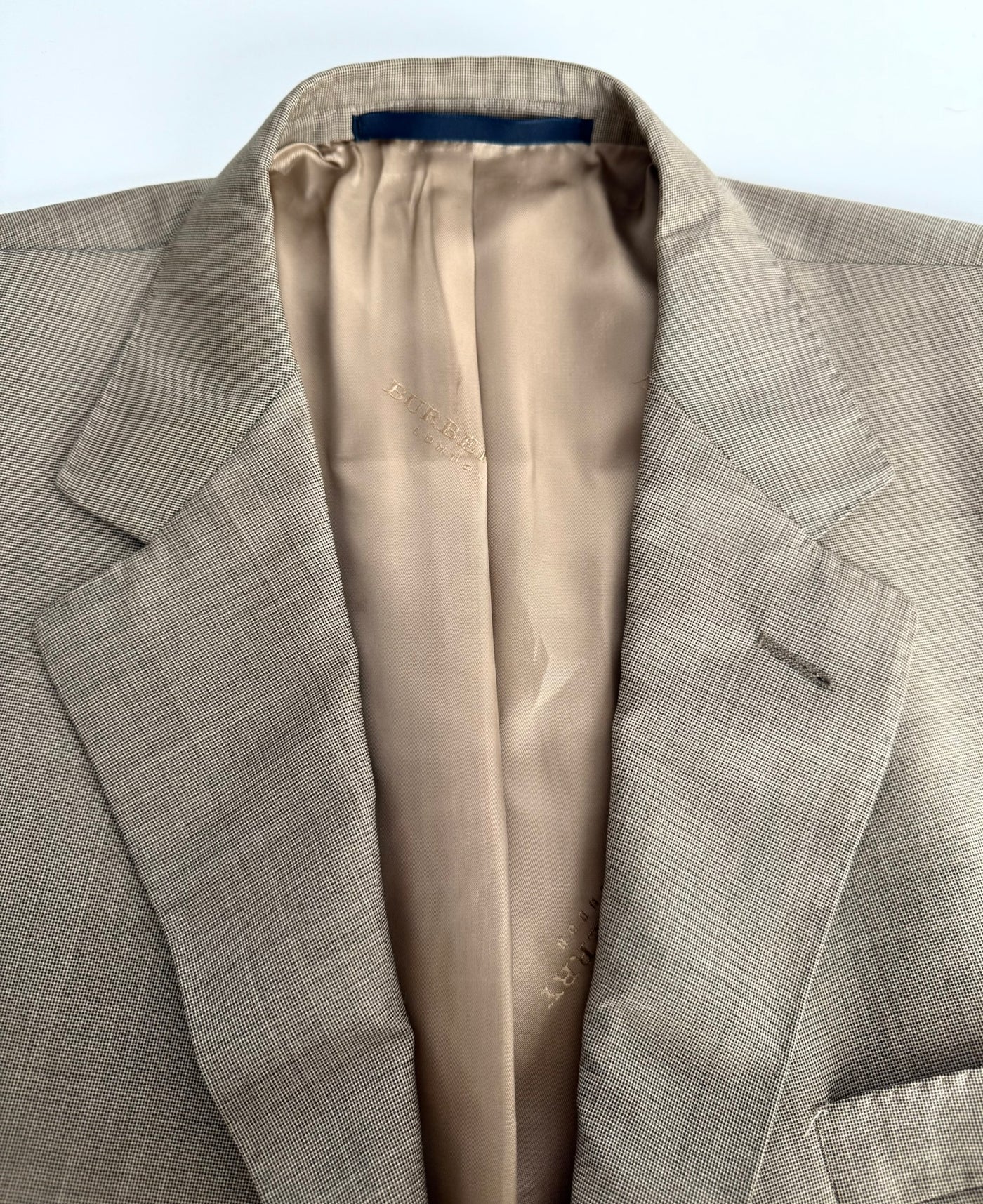 Traje Burberry (M)
