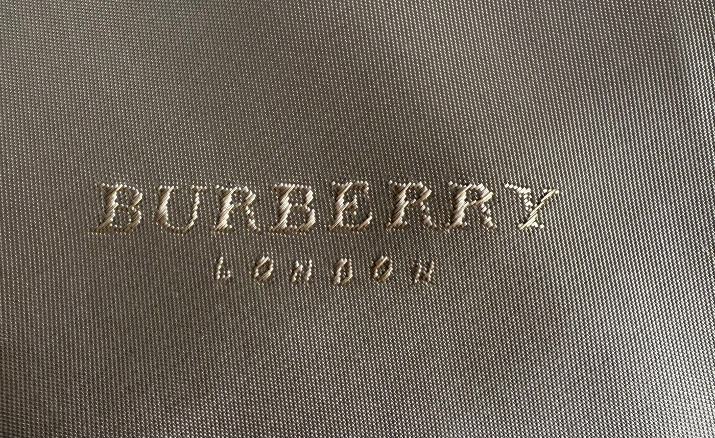Traje Burberry (M)