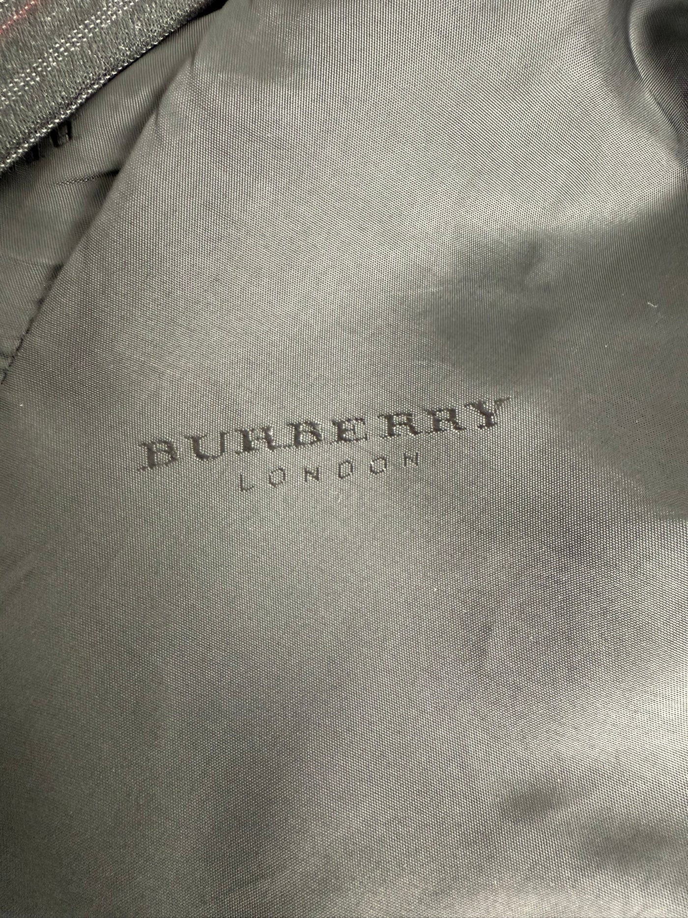 Traje de pantalón Burberry (M)