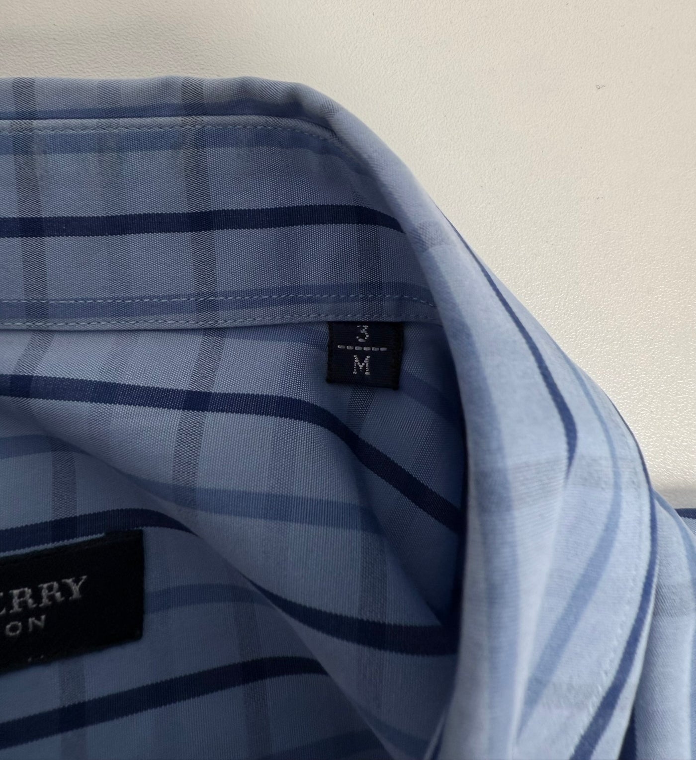 Camisa Burberry (M)