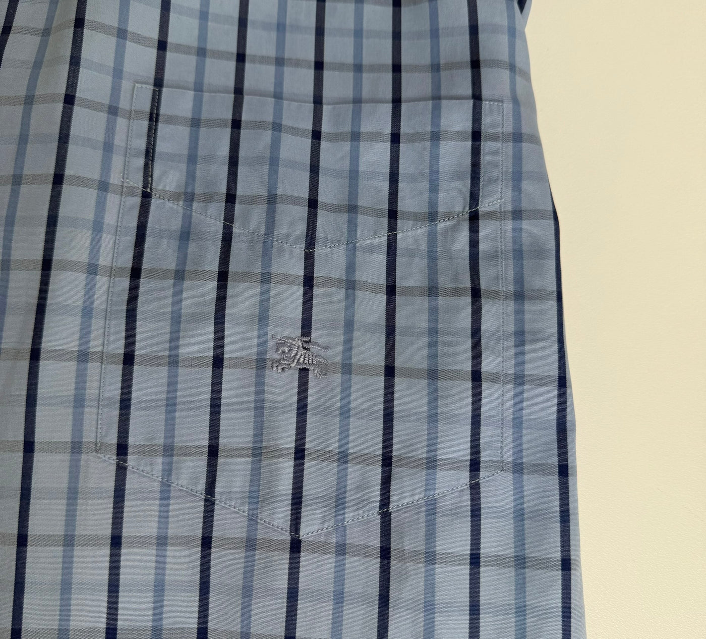 Camisa Burberry (M)