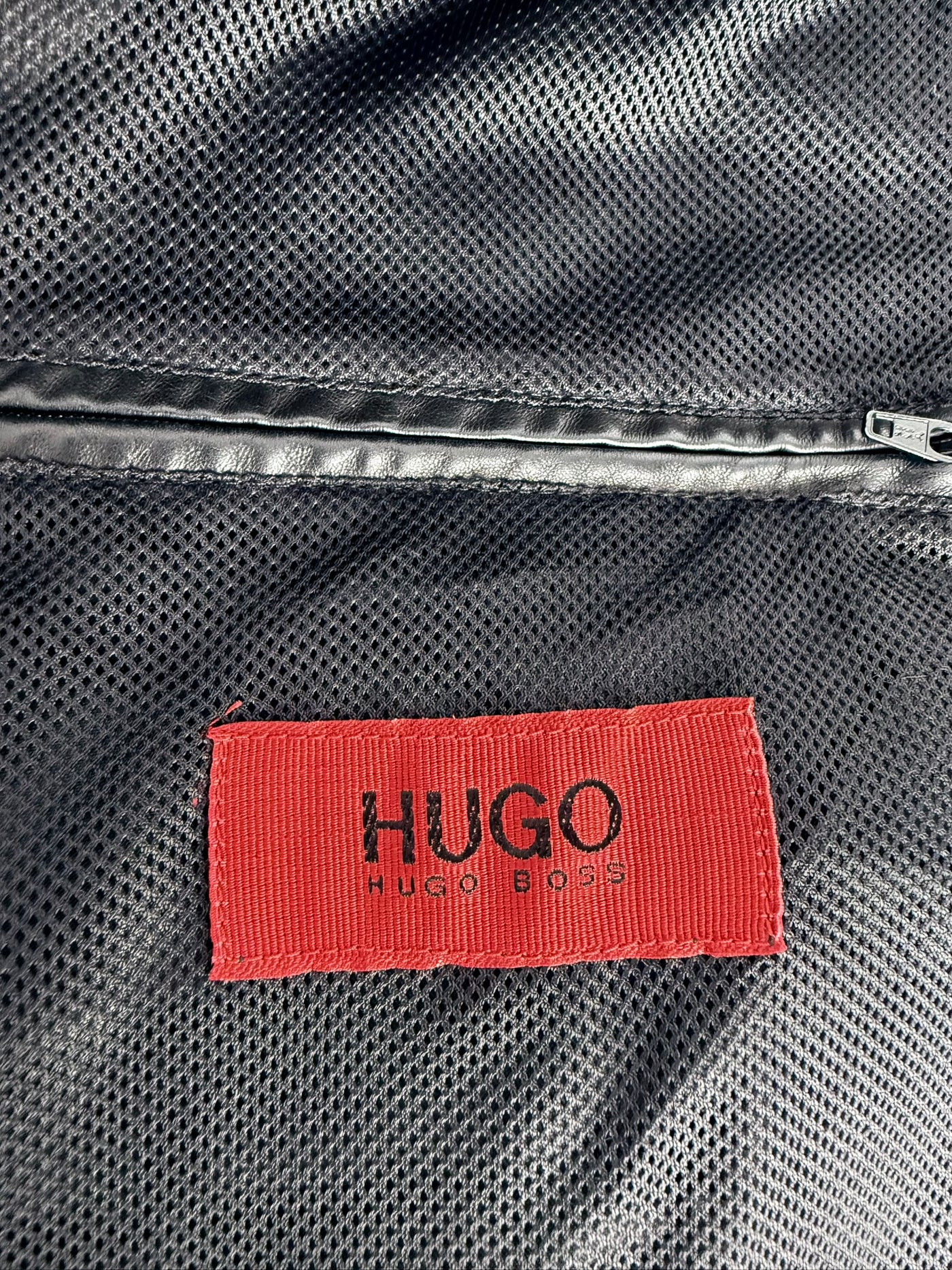 Abrigo de piel Hugo Boss (L)