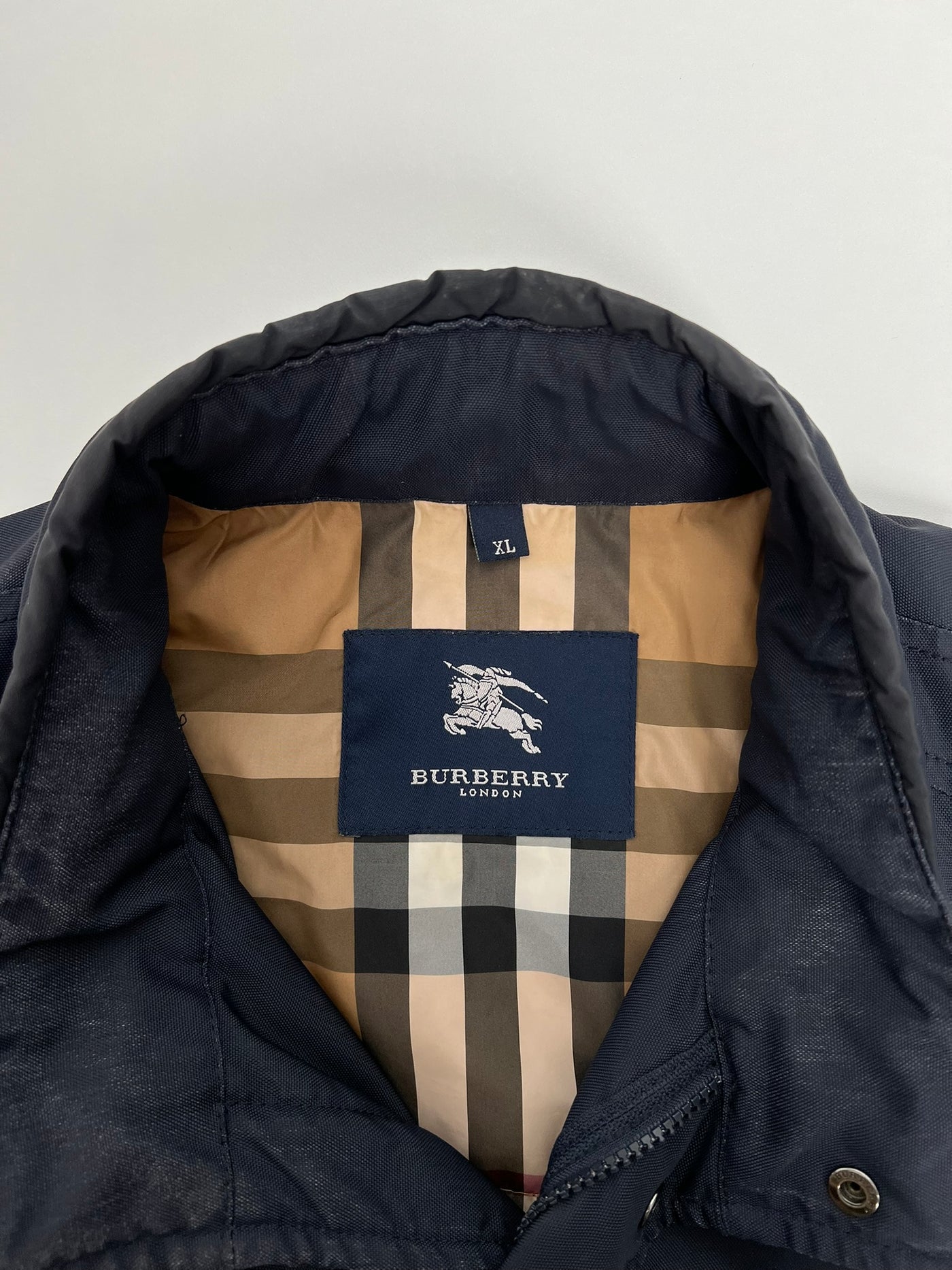 Abrigo Burberry (XL)