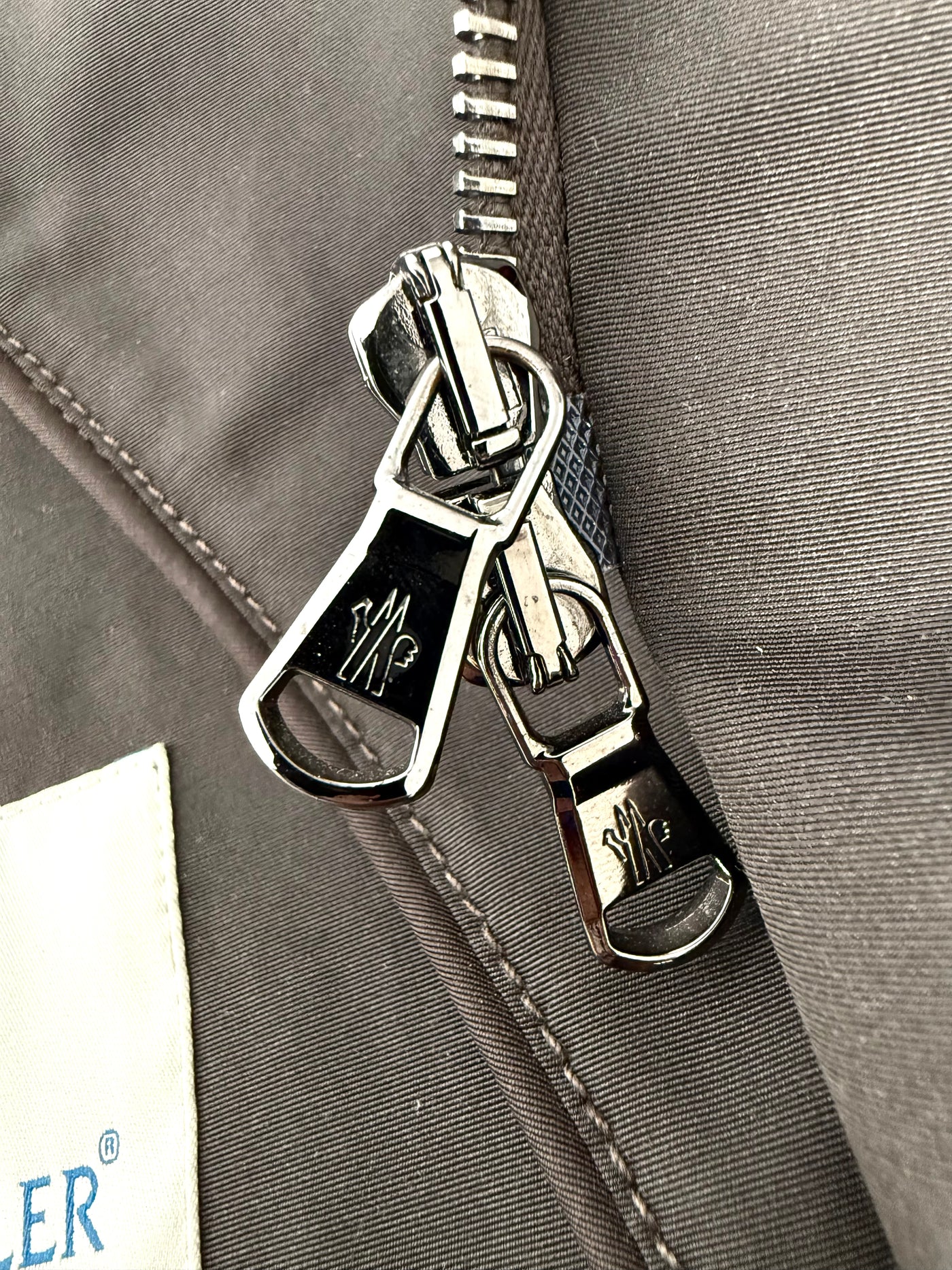 Cazadora Moncler (L)