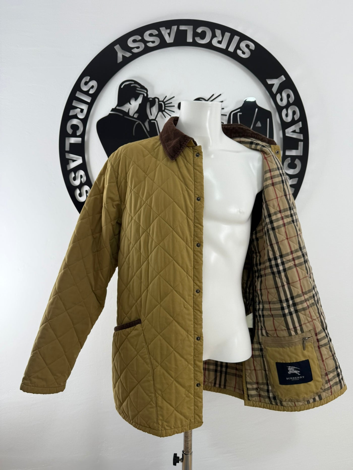 Abrigo Burberry (XL)
