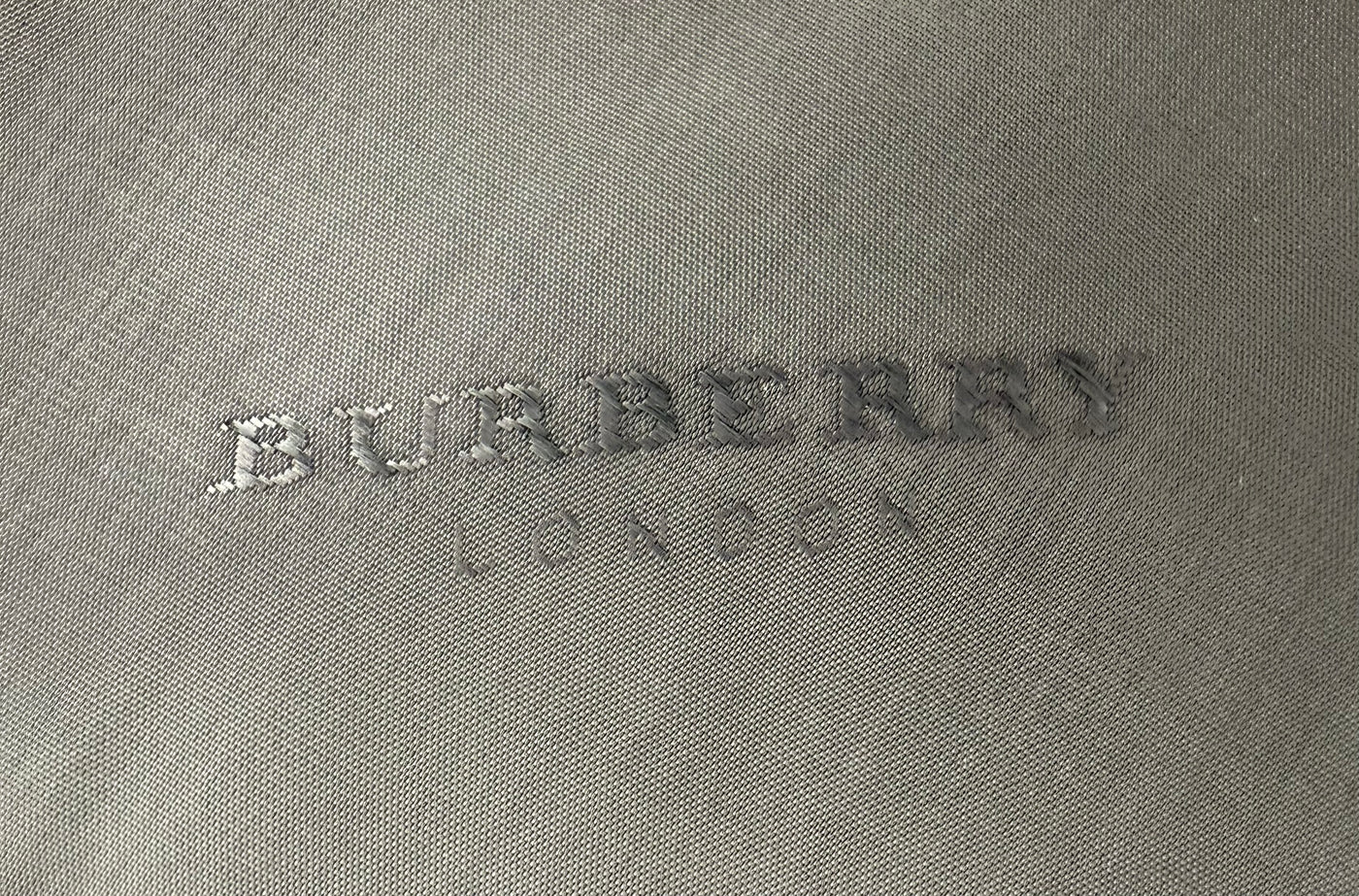 Traje de falda Burberry (XL)