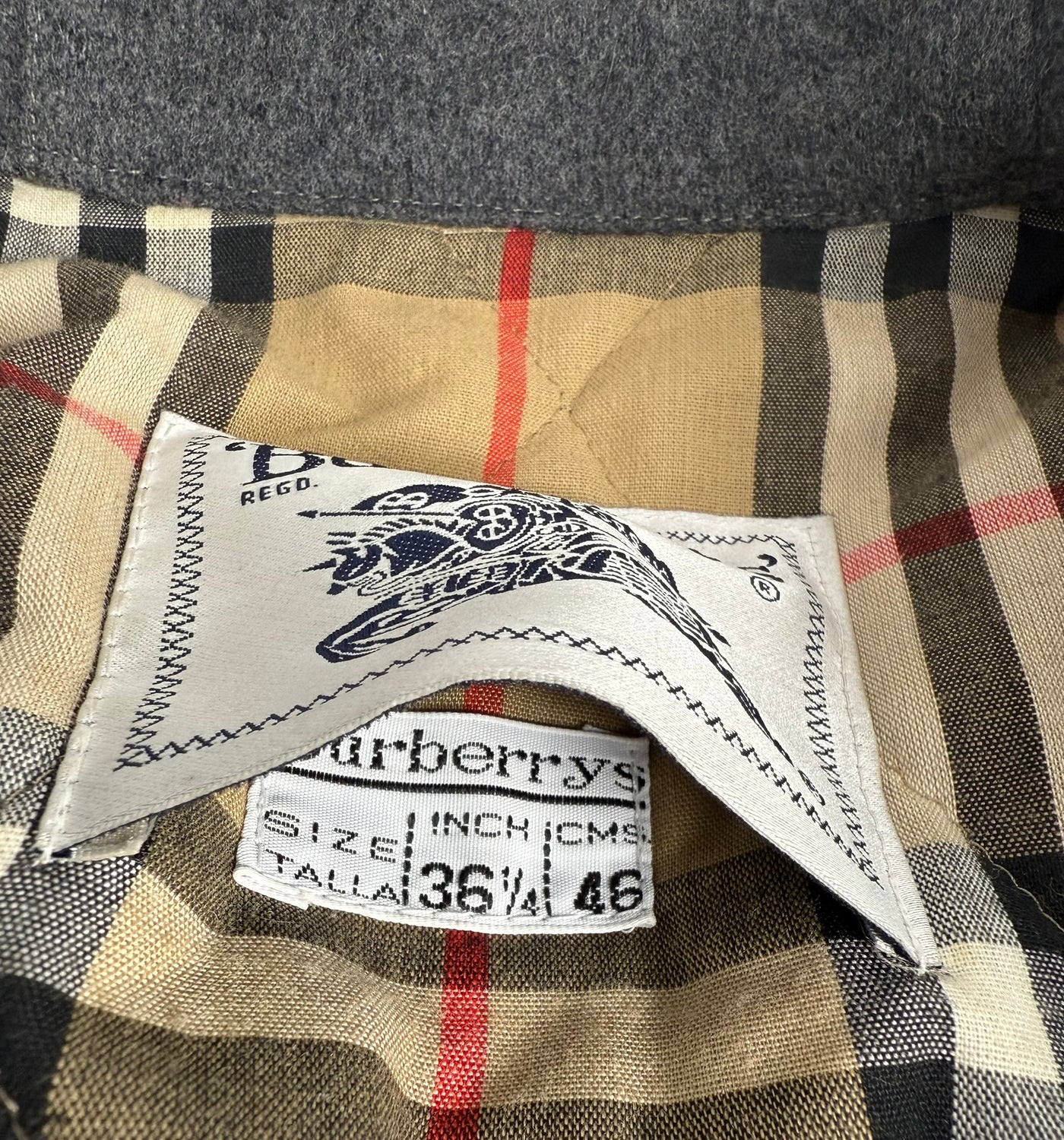 Abrigo Burberry (XL)