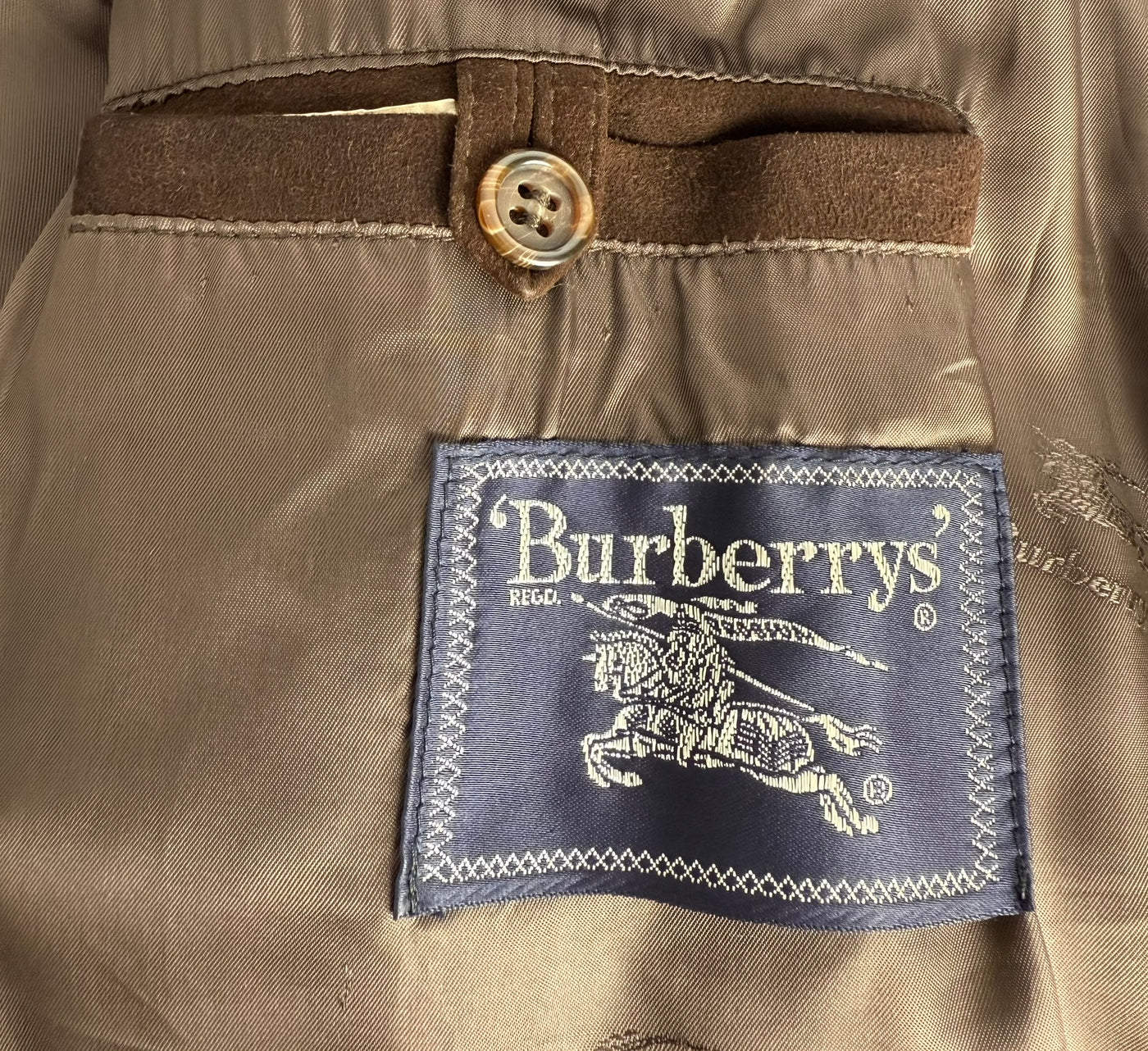 Abrigo de piel Burberry (XL)