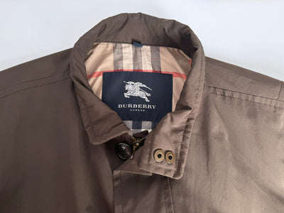Abrigo Burberry (XL)