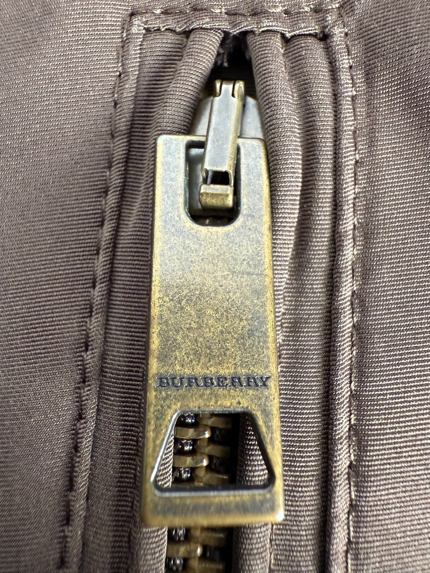 Abrigo Burberry (XL)