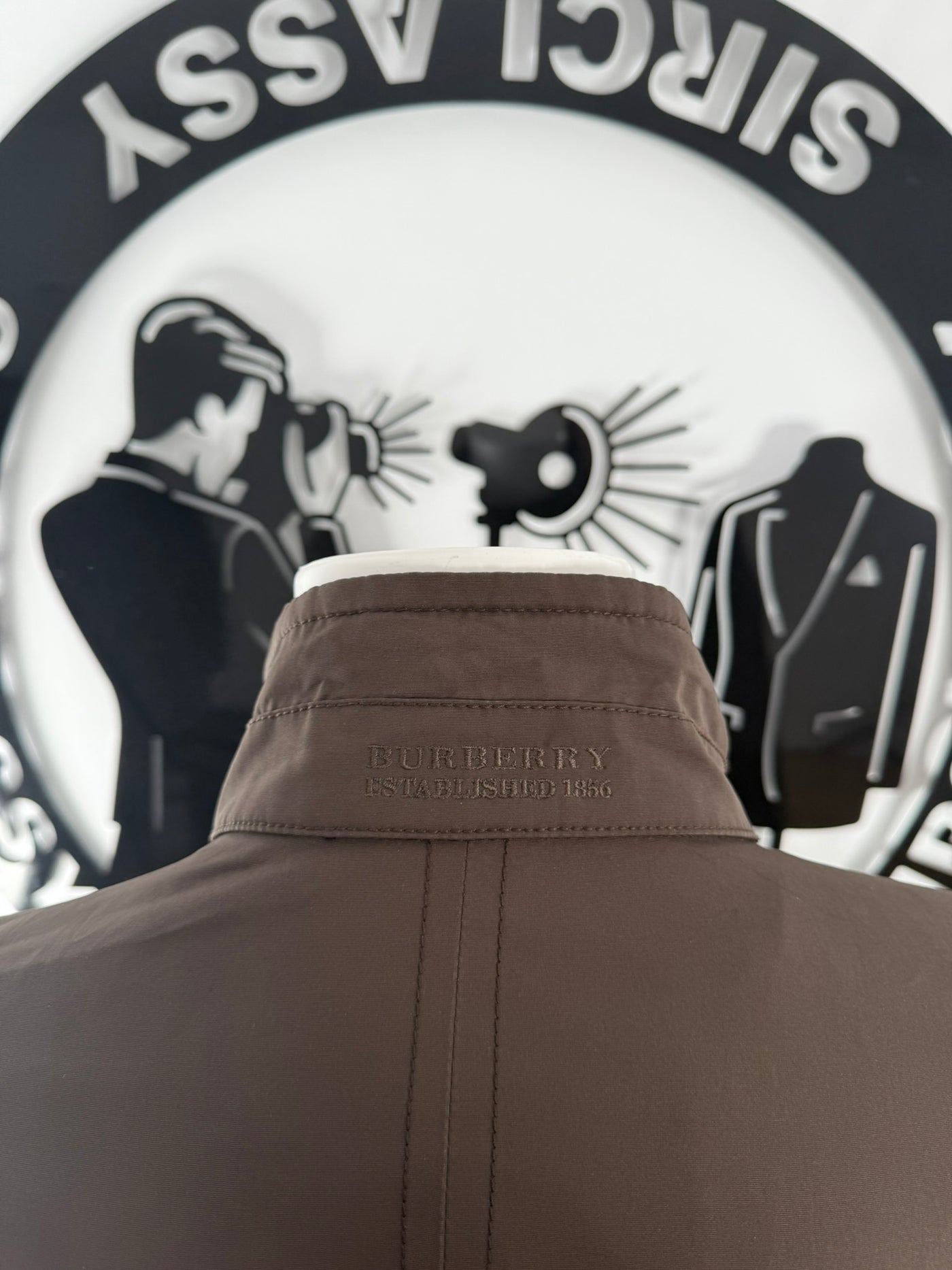 Abrigo Burberry (XL)