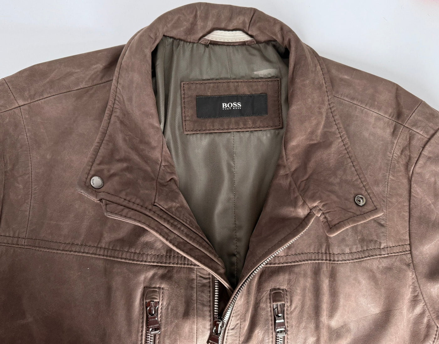 Abrigo de piel Hugo Boss (M)