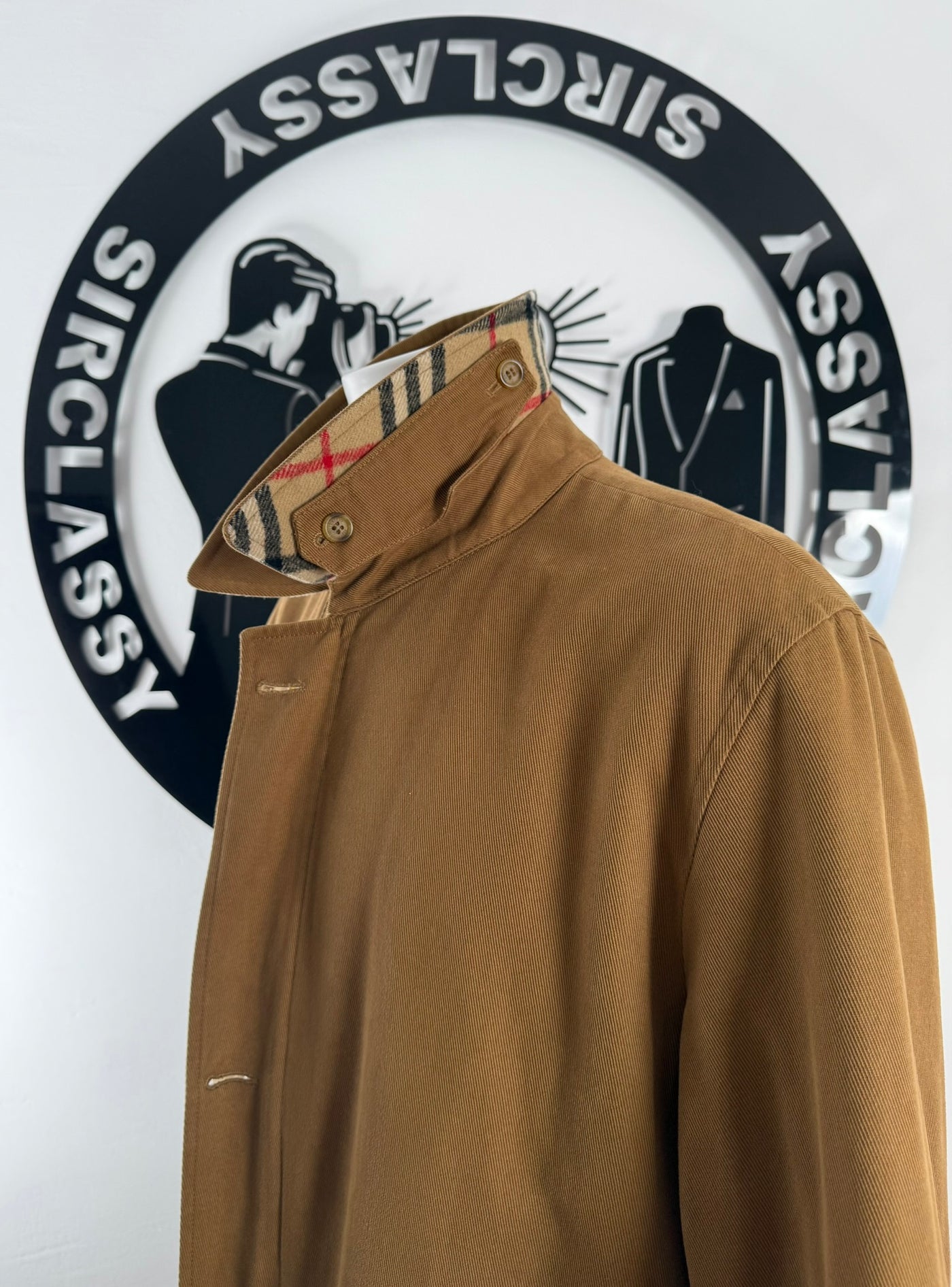 Abrigo Burberry (XL)