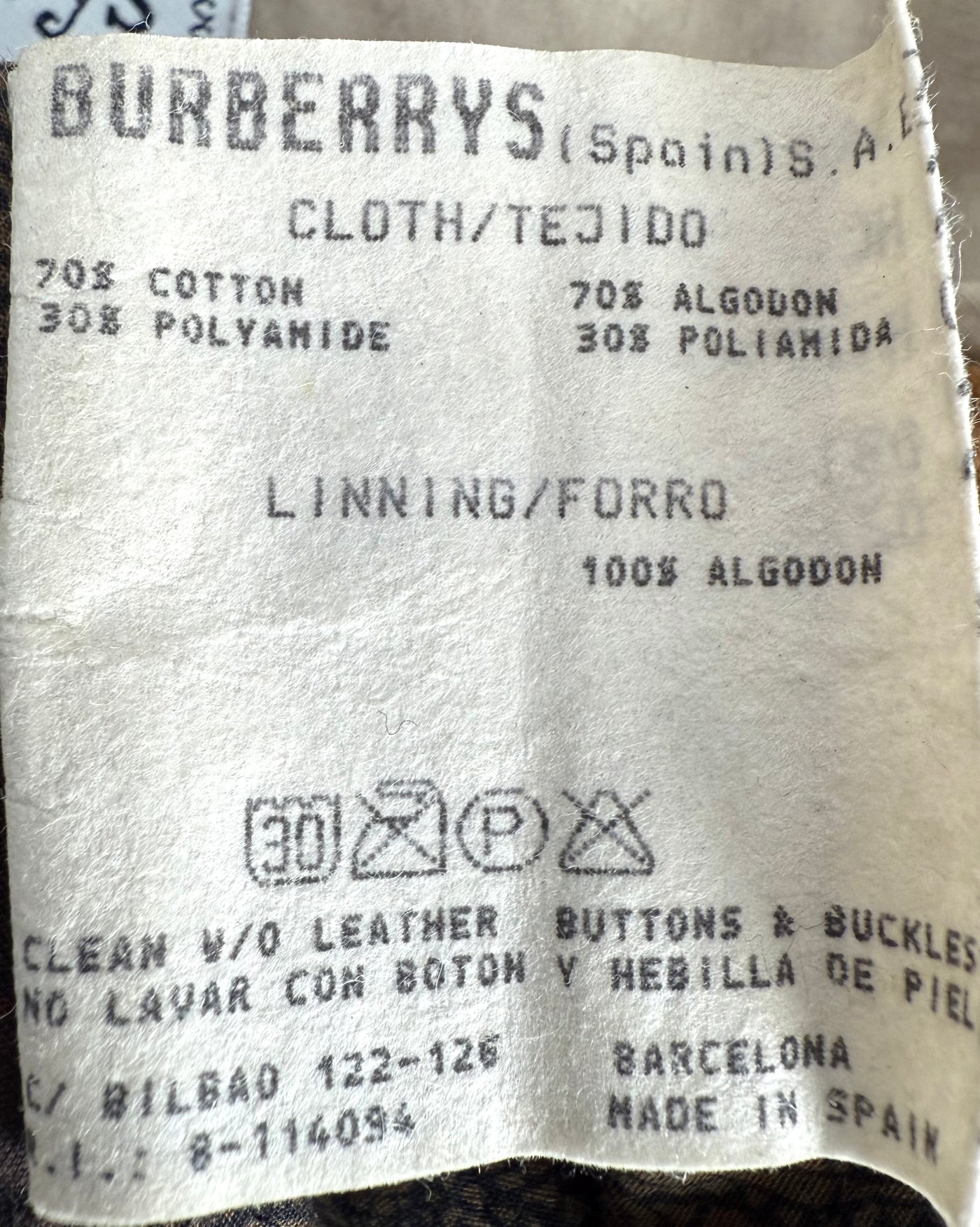 Gabardina Burberry (L)