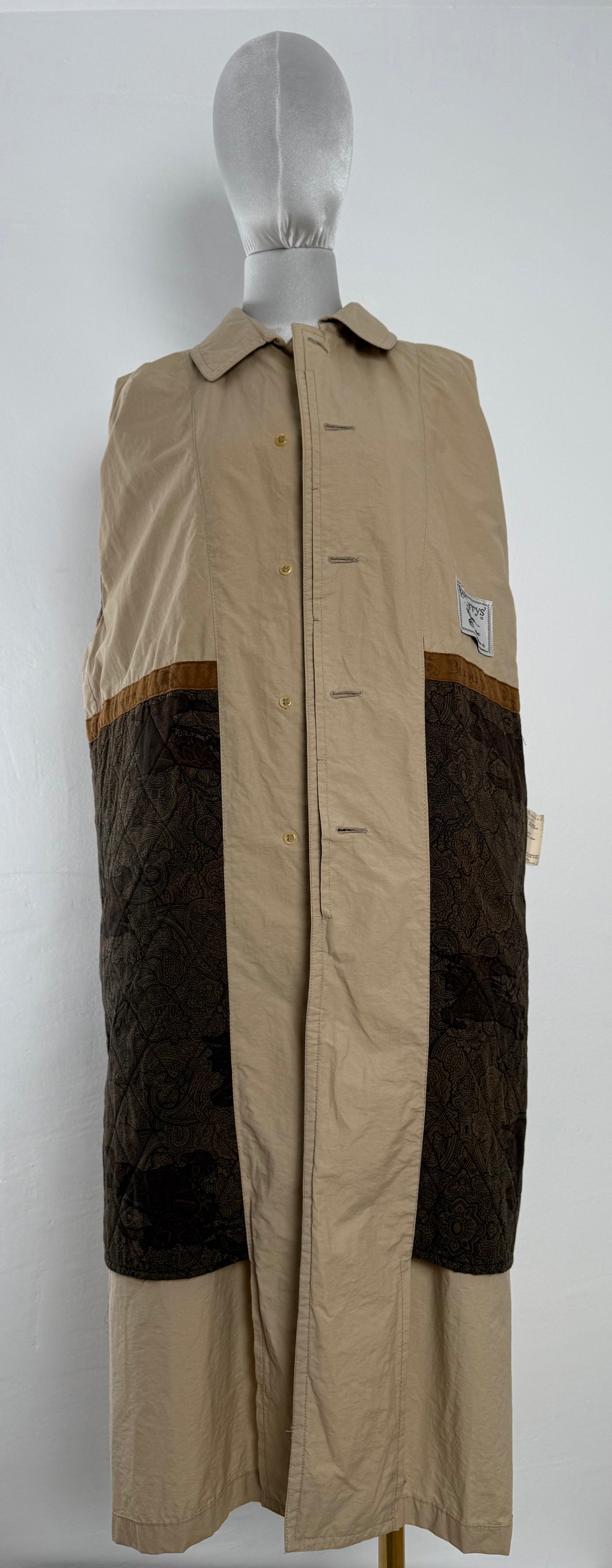 Gabardina Burberry (L)