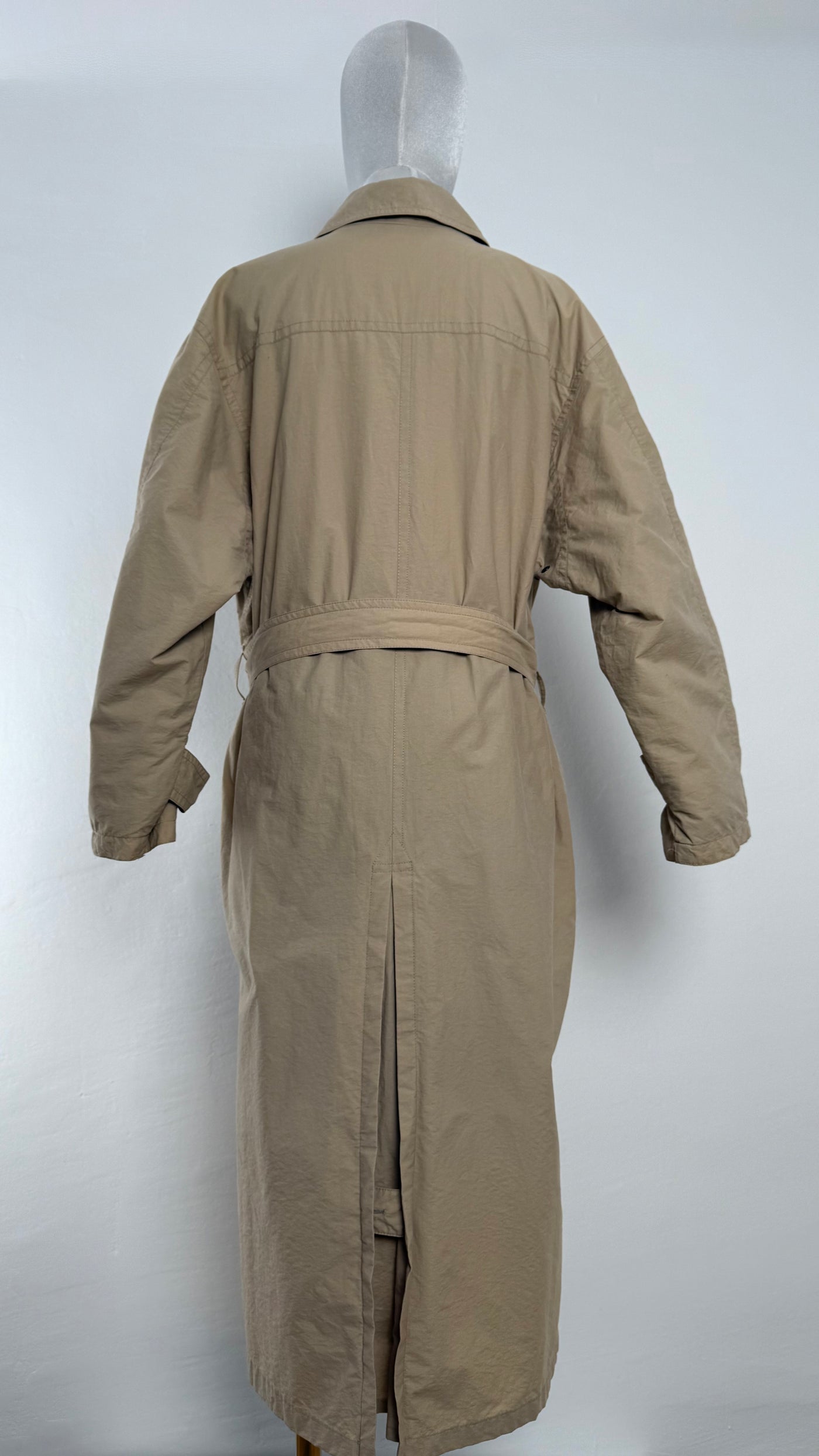 Gabardina Burberry (L)