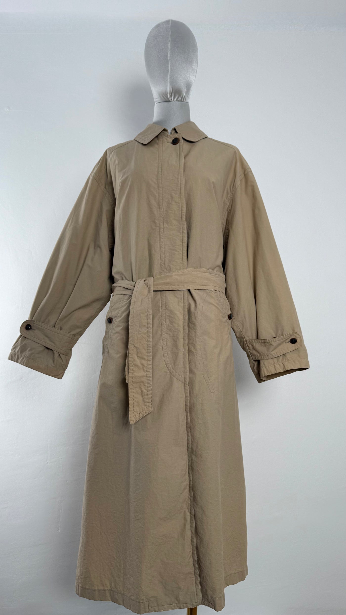 Gabardina Burberry (L)