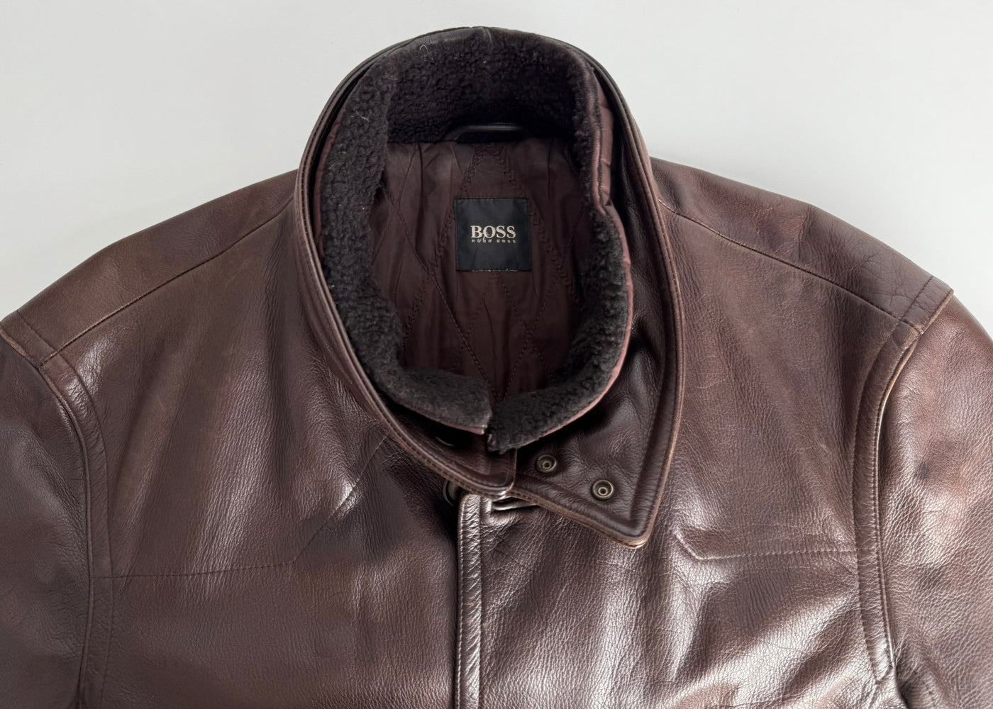Abrigo de piel Hugo Boss (M)