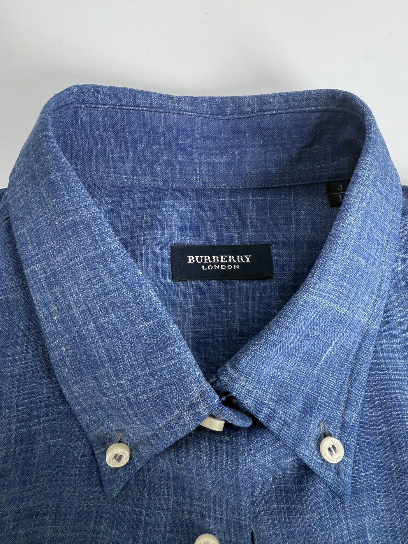 Camisa Burberry (L)