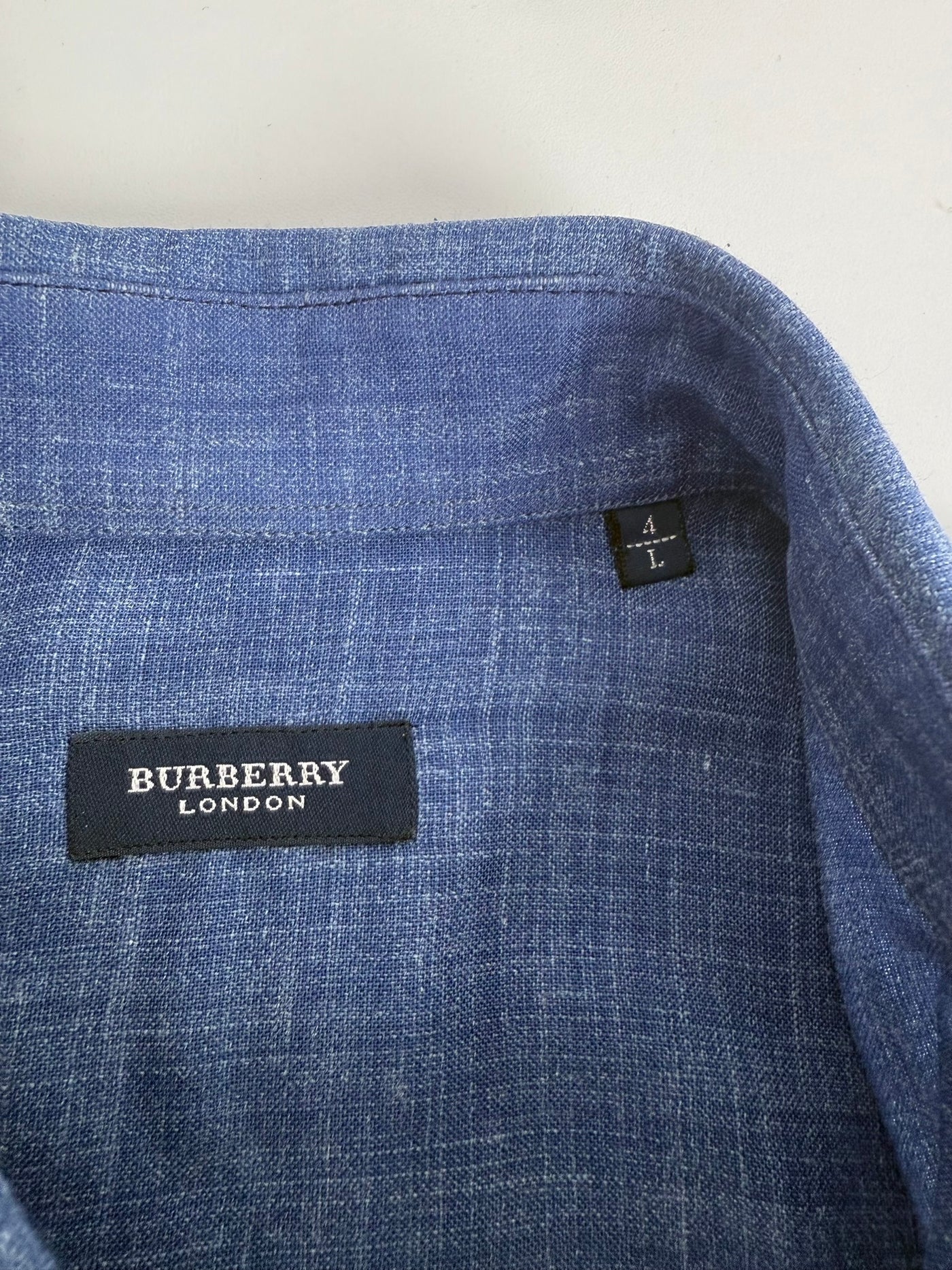 Camisa Burberry (L)