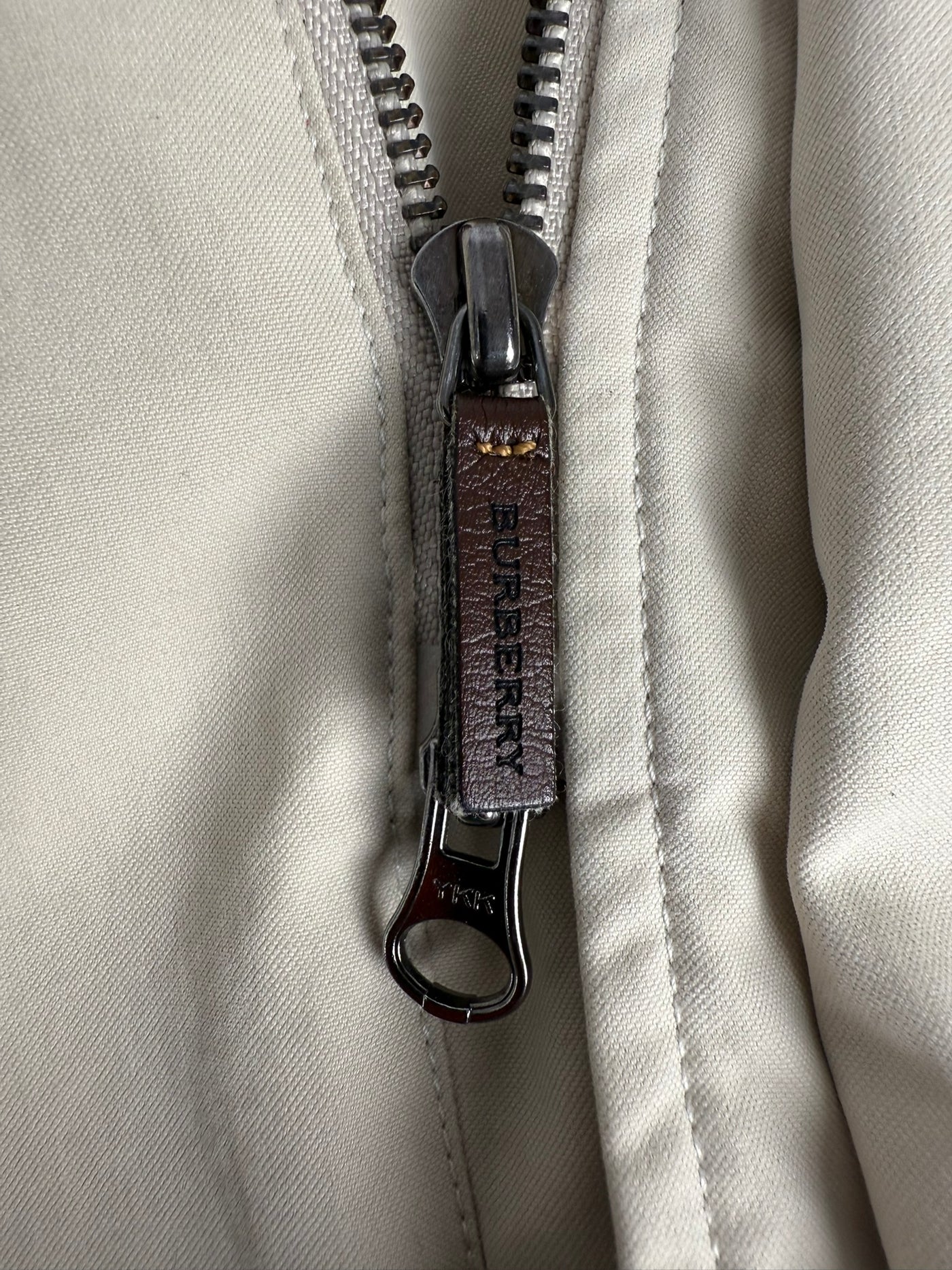 Abrigo Burberry (M)