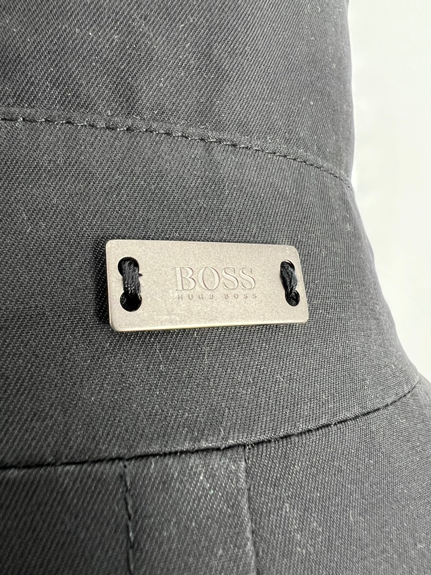 Gabardina Hugo Boss (XL)