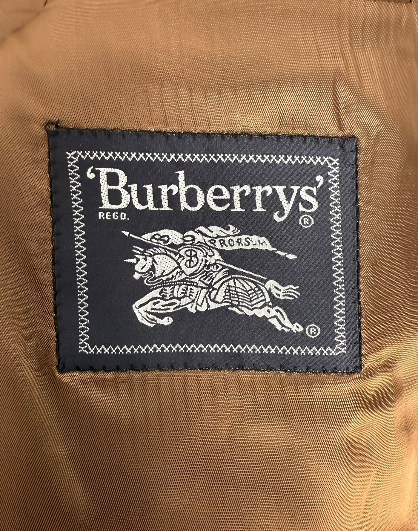 Abrigo Burberry (XL)