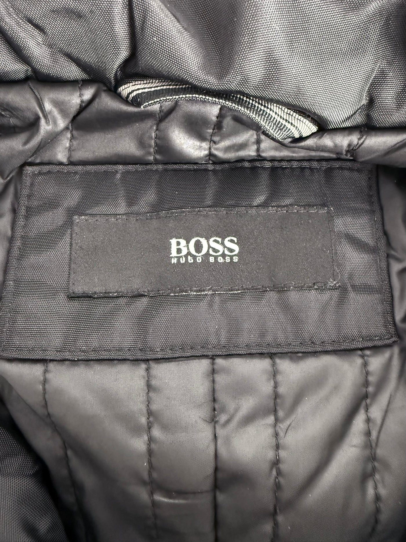 Abrigo Hugo Boss (XL)