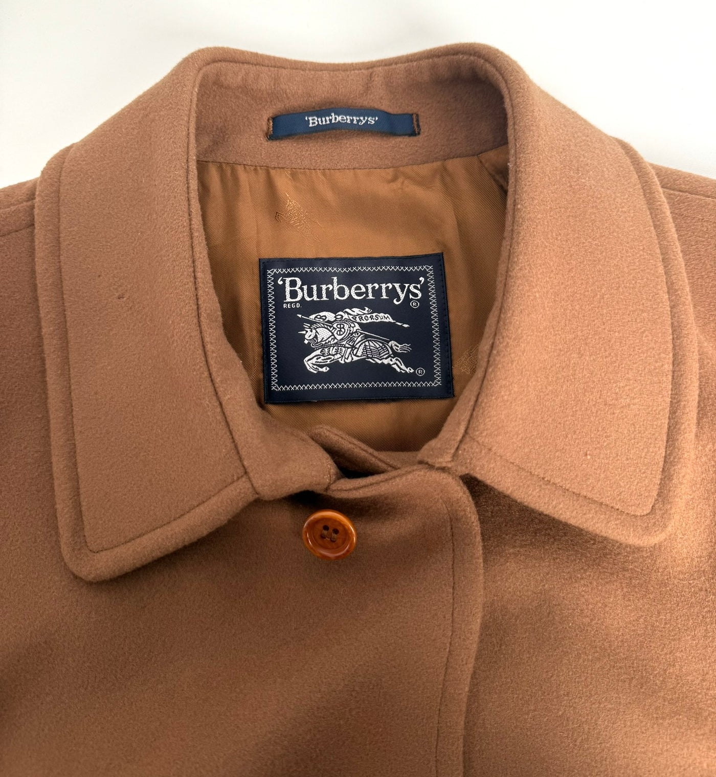 Abrigo Burberry (XL)