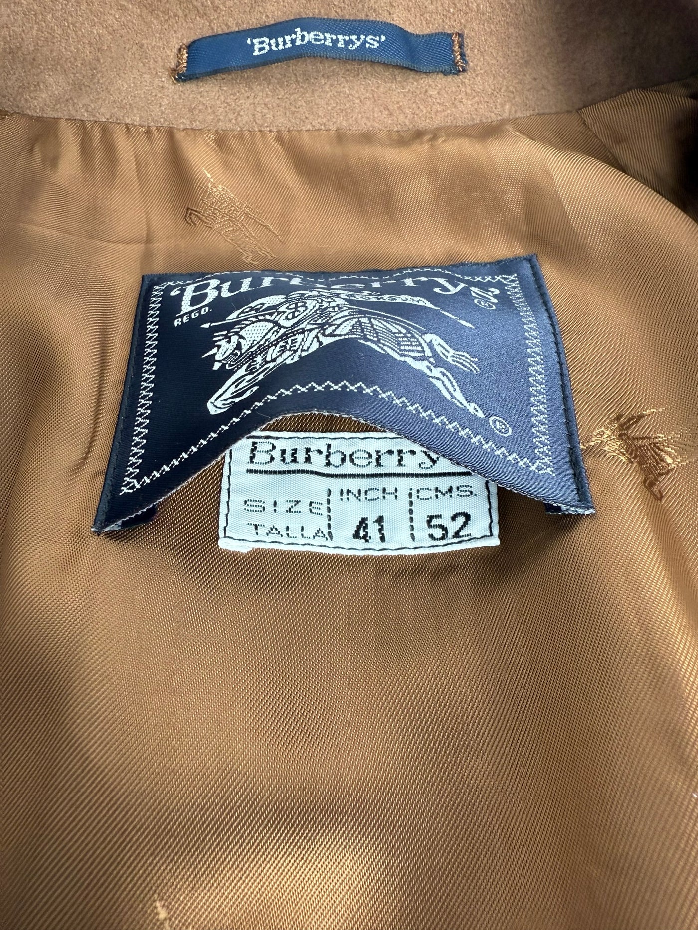 Abrigo Burberry (XL)