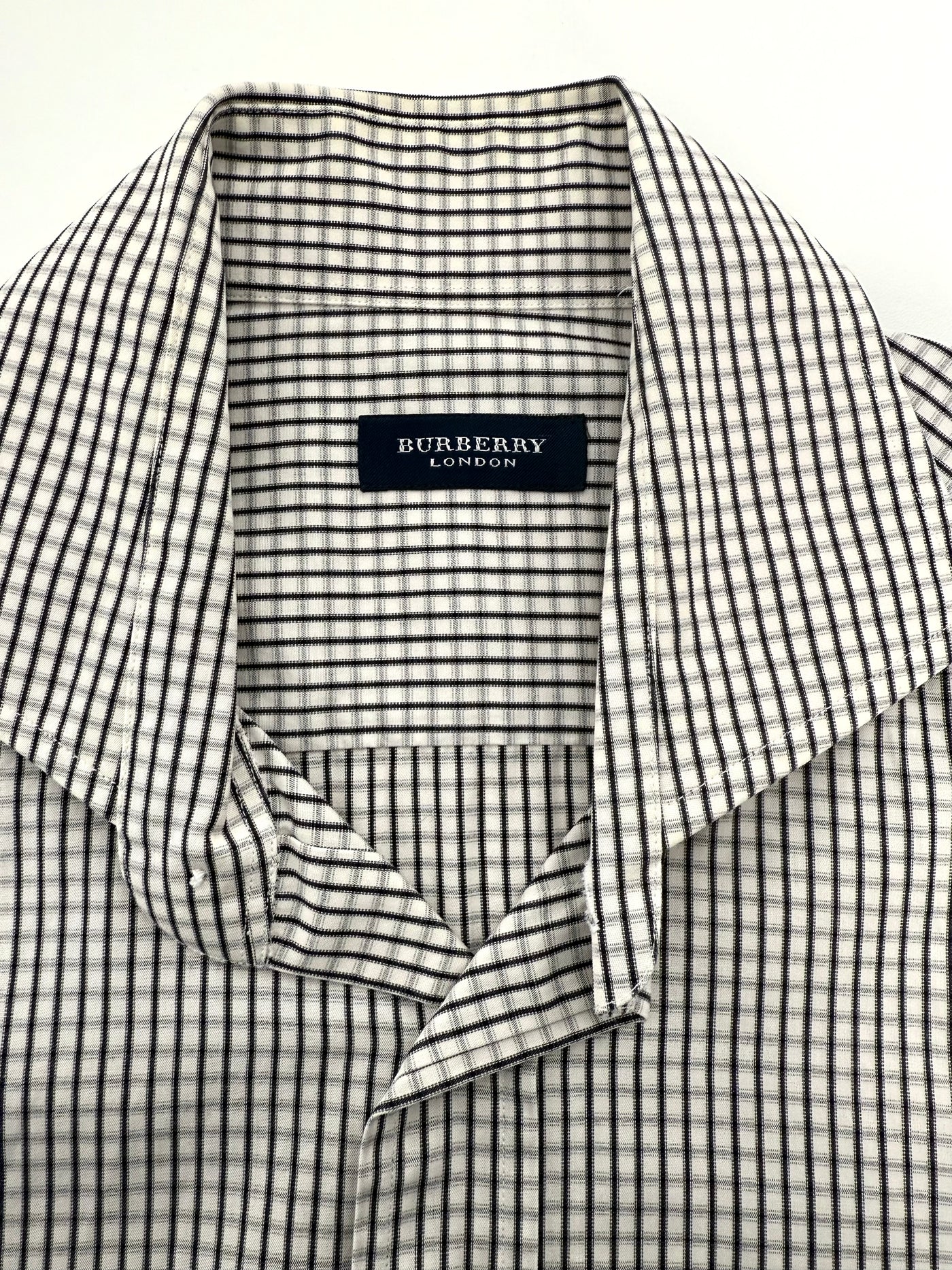 Camisa Burberry (M)