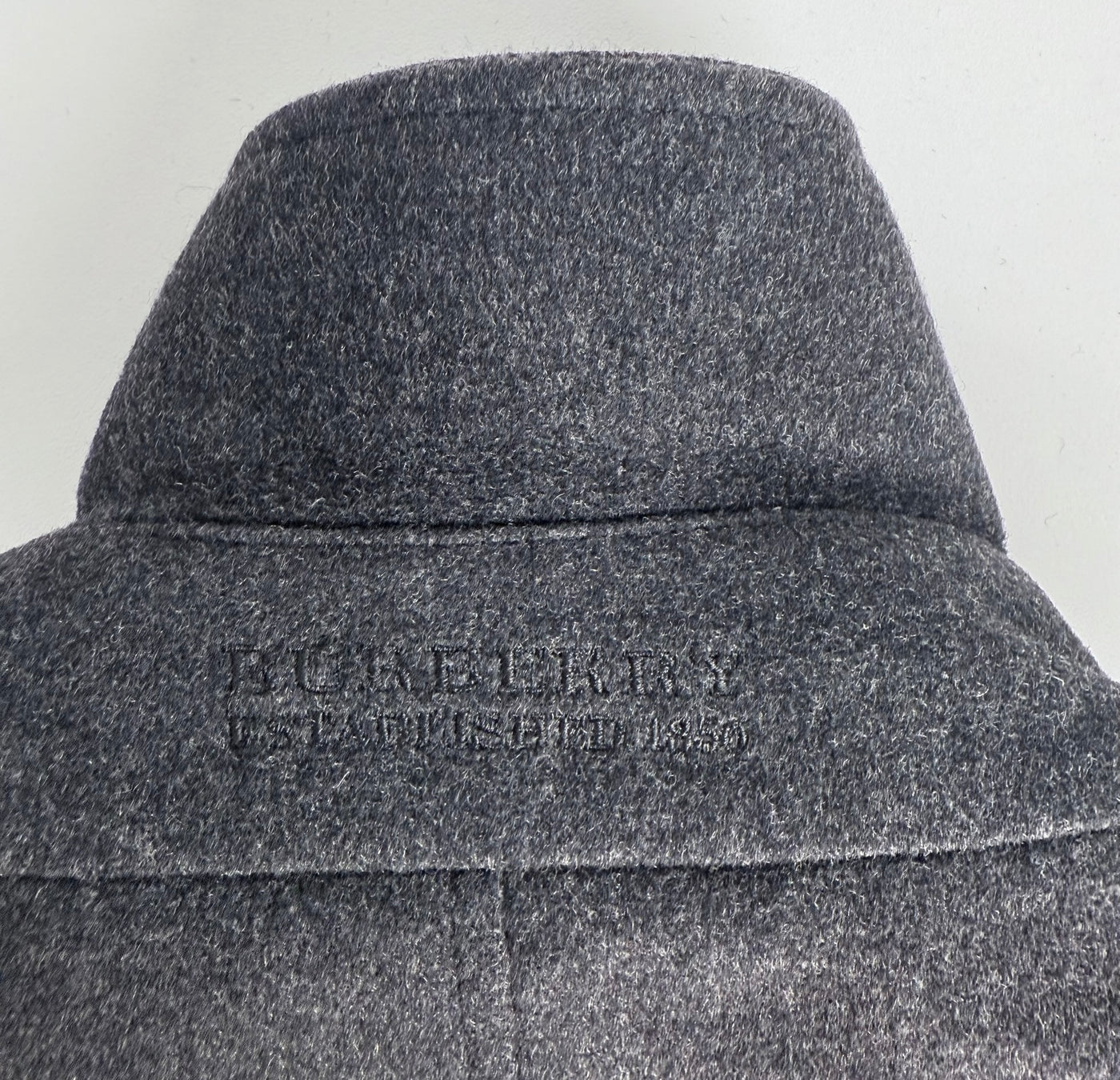 Abrigo Burberry (XXL)