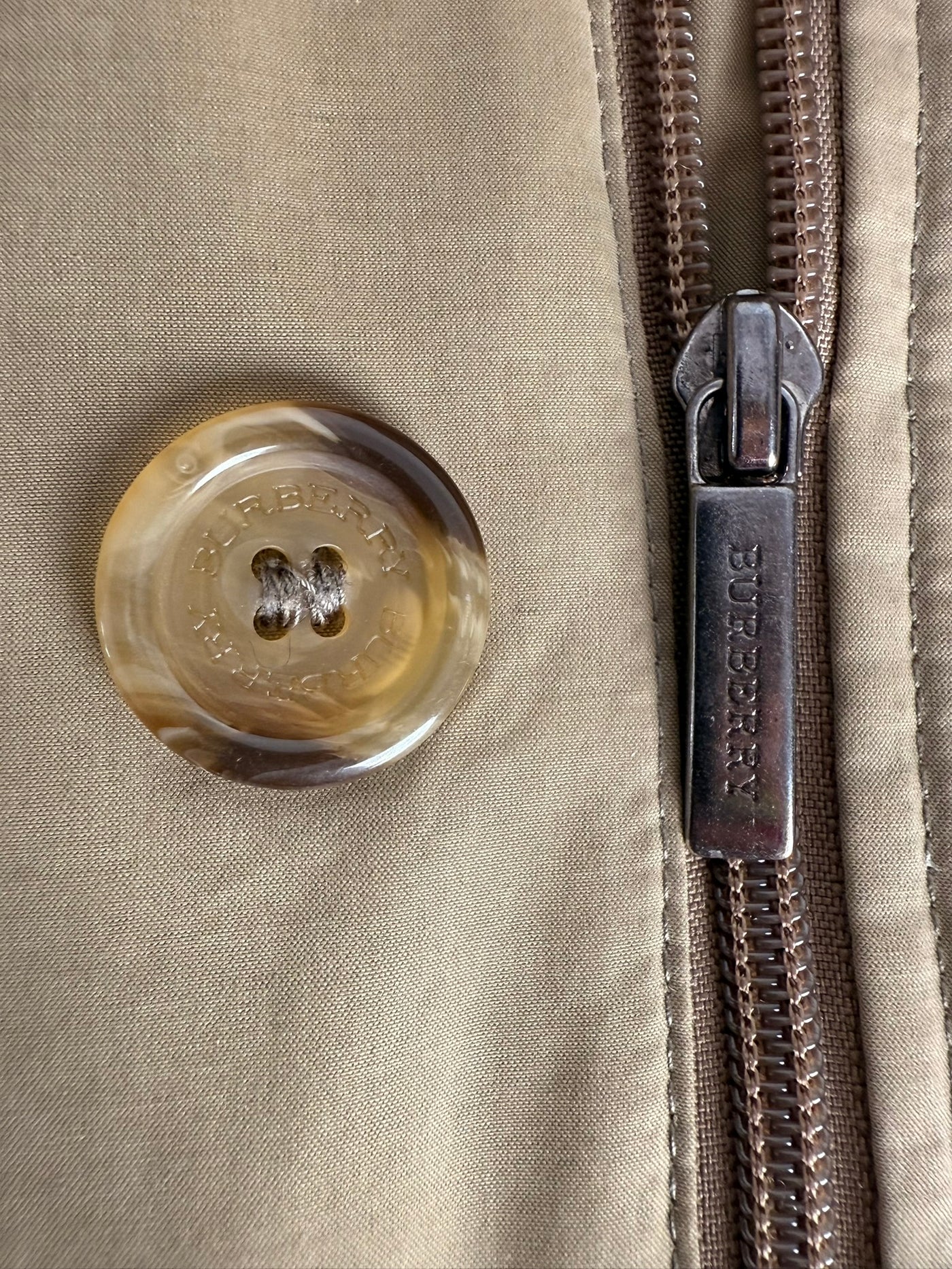 Abrigo Burberry (M)