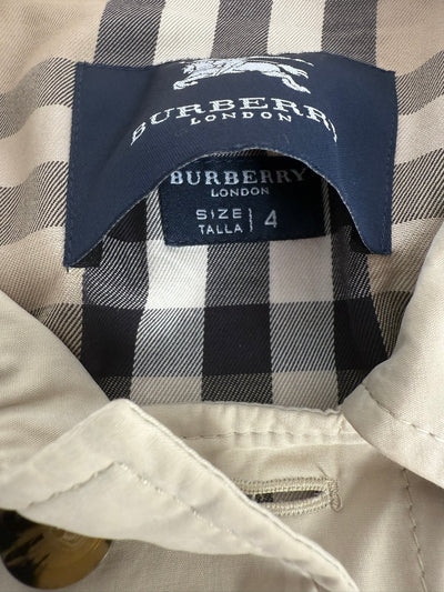 Gabardina Burberry (L)