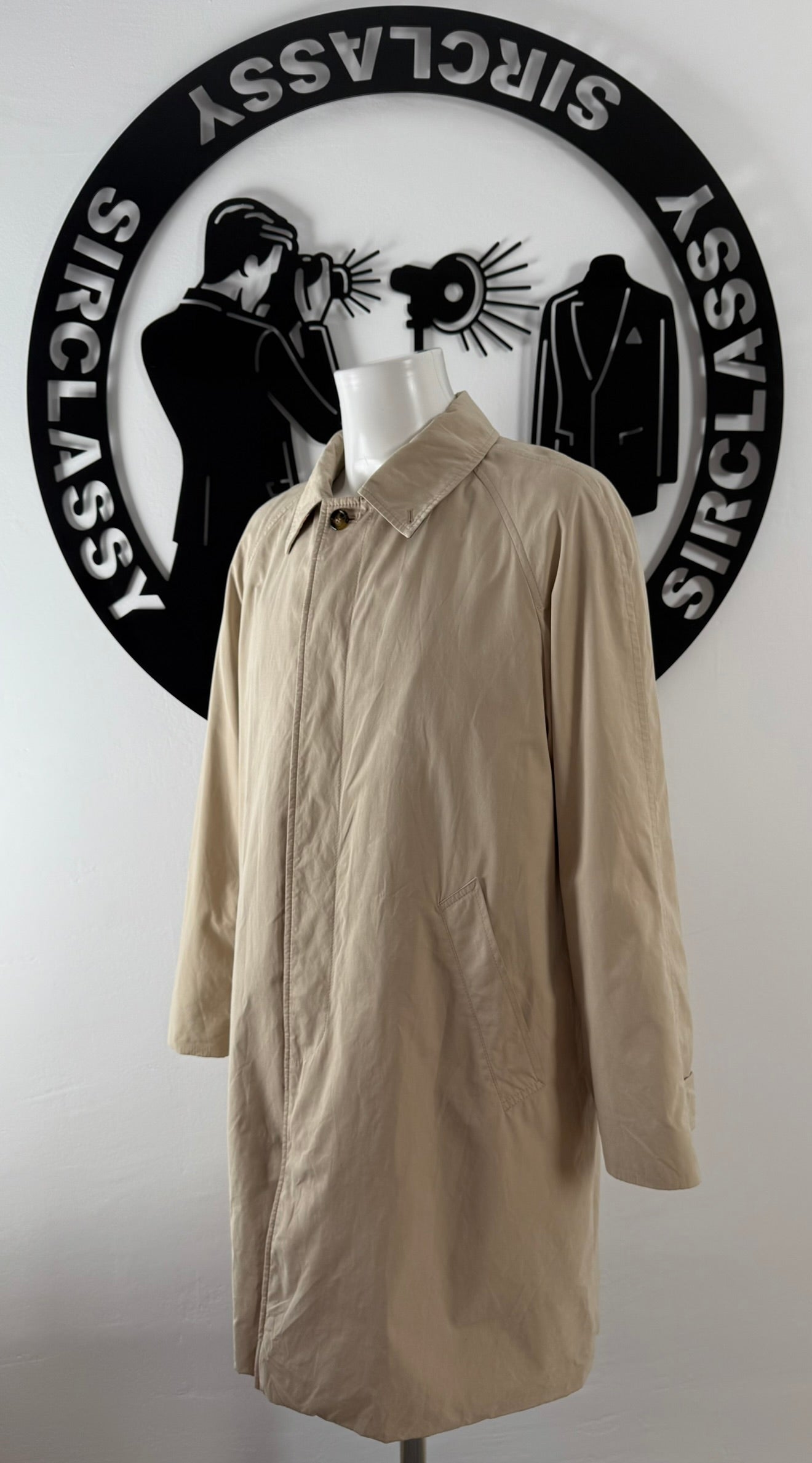Gabardina Burberry (L)
