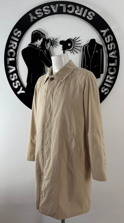 Gabardina Burberry (L)