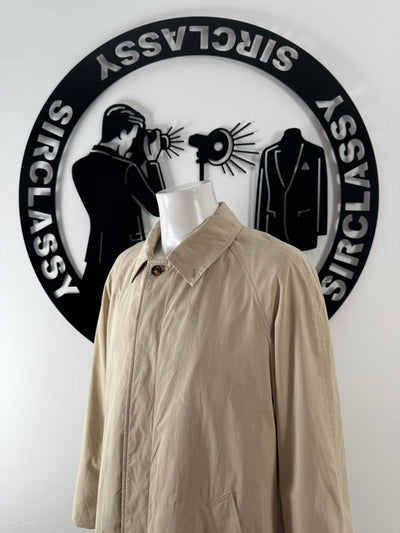 Gabardina Burberry (L)