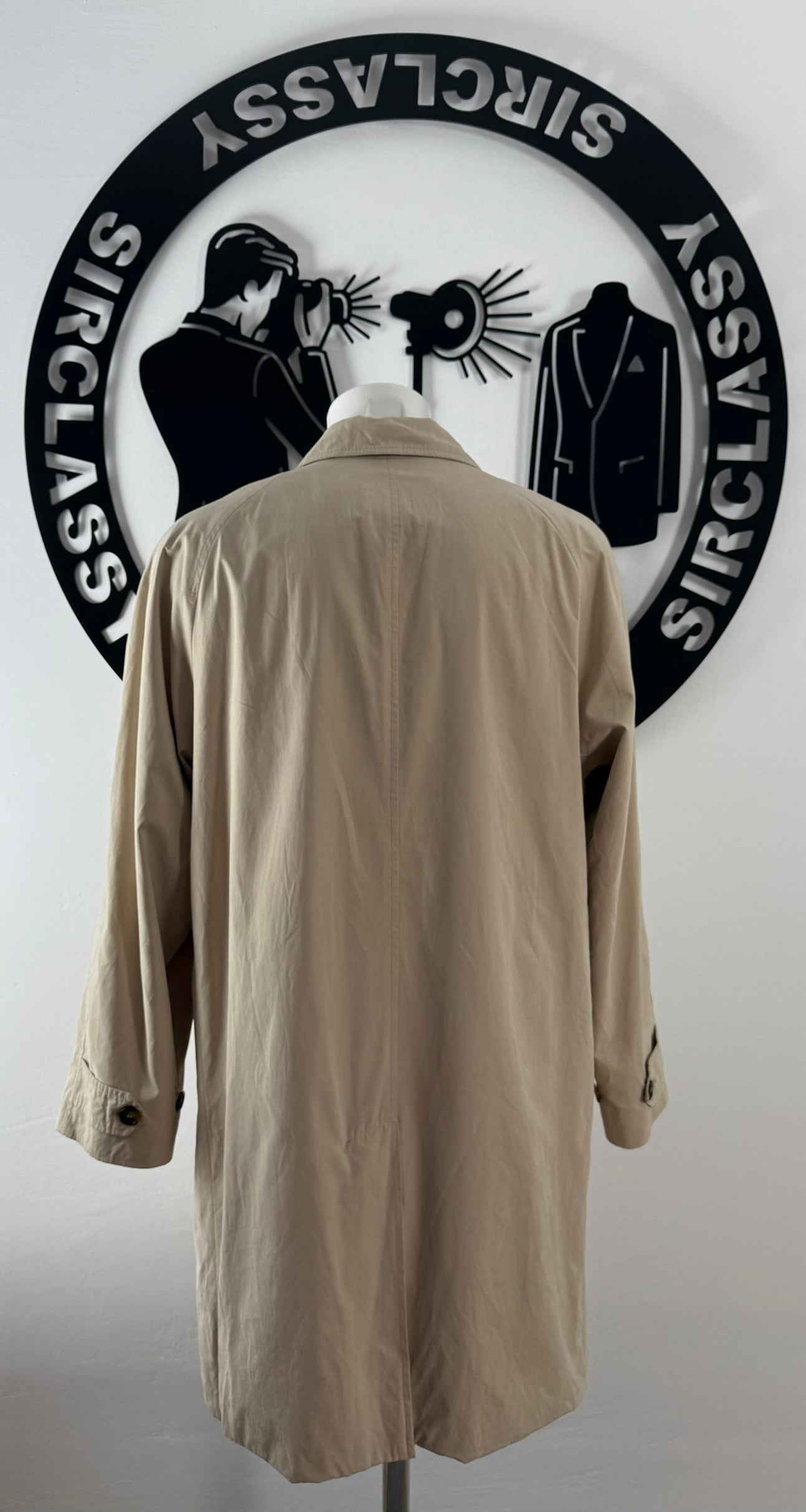 Gabardina Burberry (L)