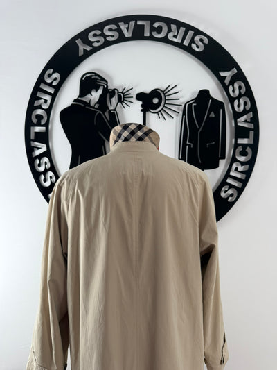 Gabardina Burberry (L)