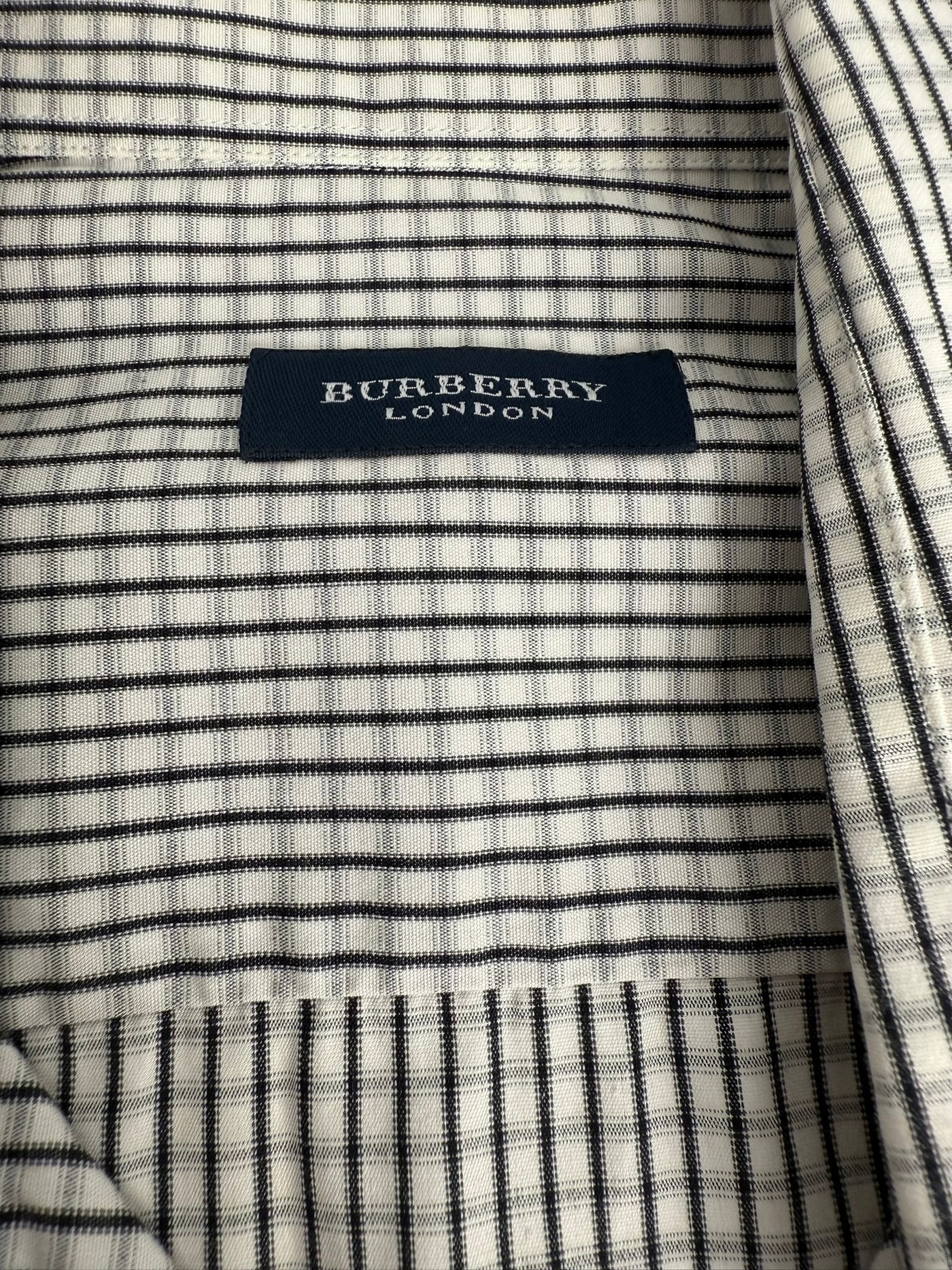 Camisa Burberry (M)