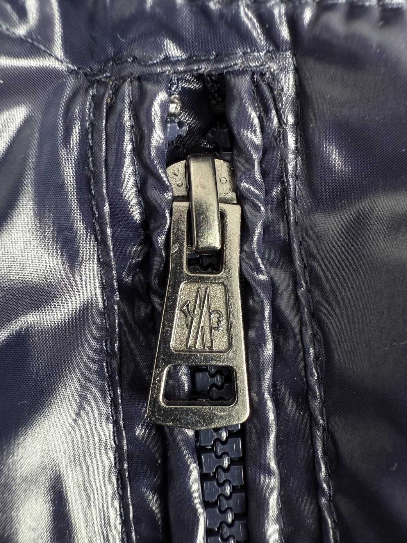 Abrigo de plumas Moncler (M)