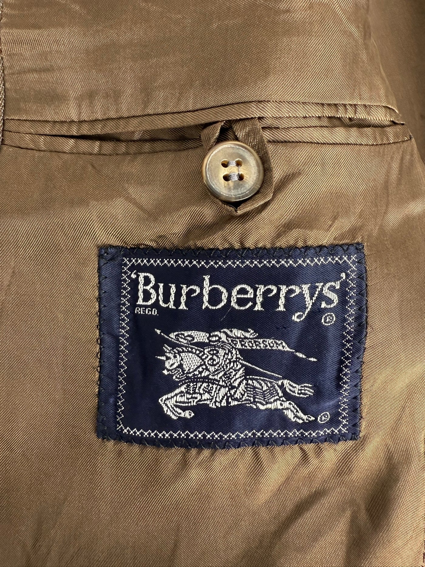 Traje Burberry (M)
