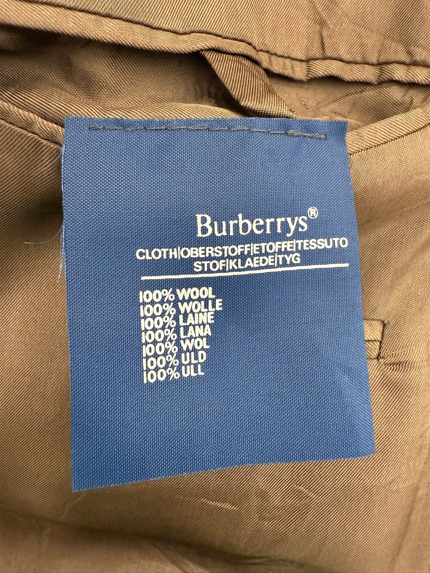 Traje Burberry (M)