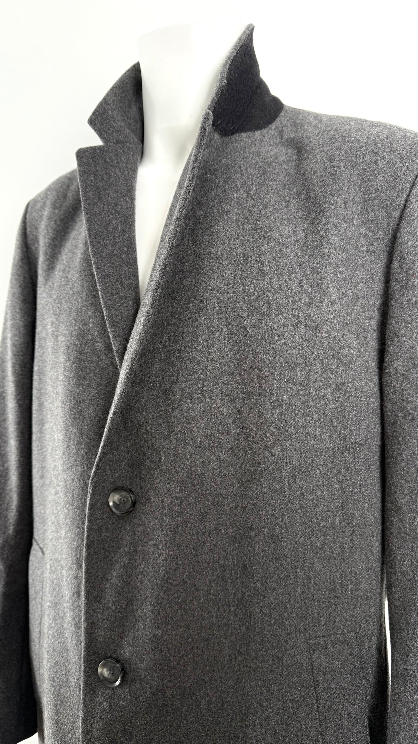 Abrigo Hugo Boss (XL)