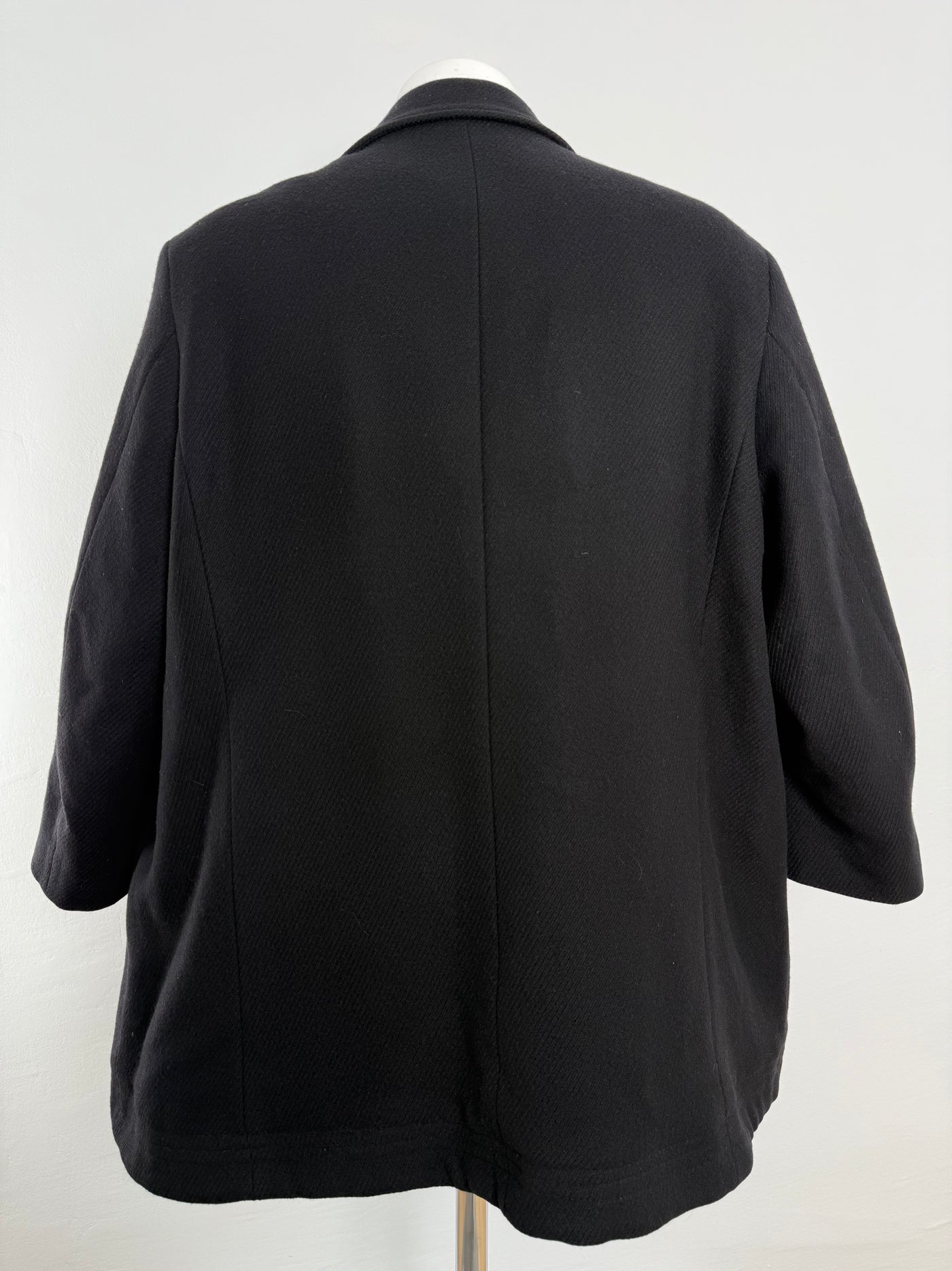 Abrigo Hugo Boss (XL)