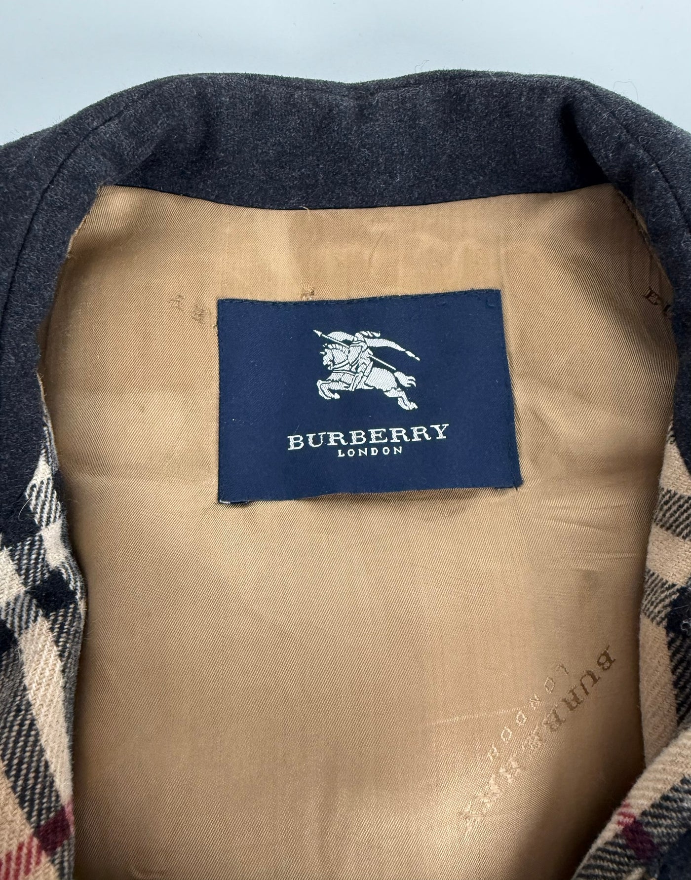 Abrigo Burberry (L)