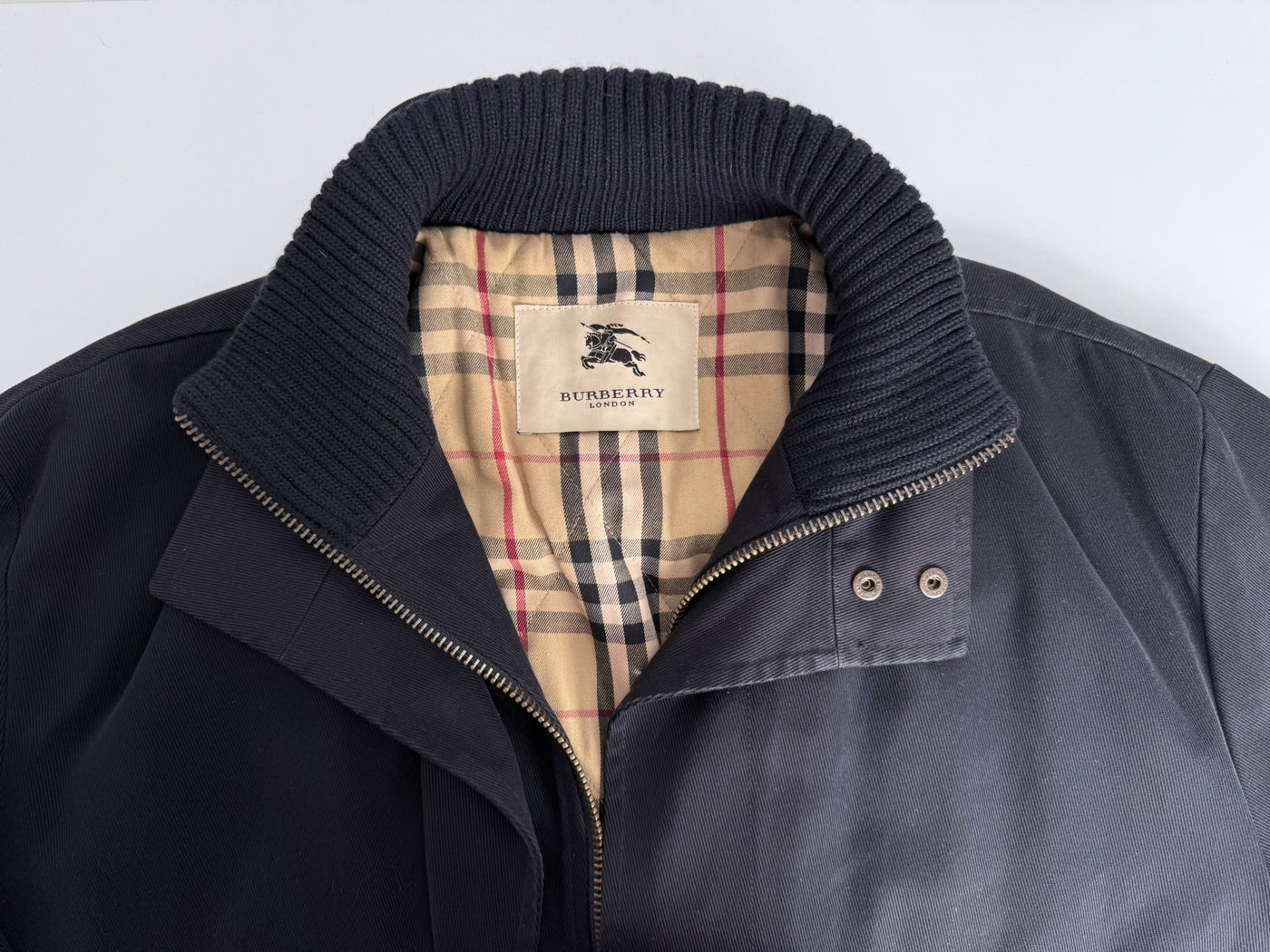 Abrigo Burberry (XXL)